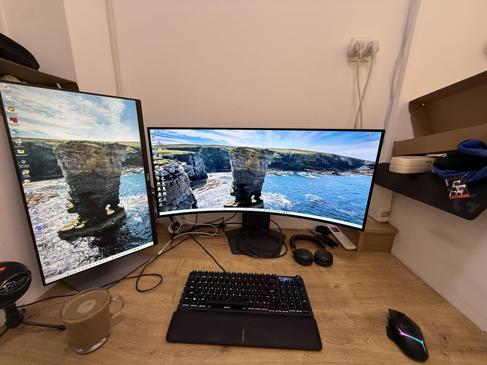 LG 34GX900A-B 34-Inch Ultragear WQHD (3440 x 1440) OLED Curved Gaming Monitor, 240Hz, 0.03ms, NVIDIA G-Sync, VESA DisplayHDR True Black 400, HDMI 2.1, DisplayPort, USB Type-C PD 65W, Black customer photo 1
