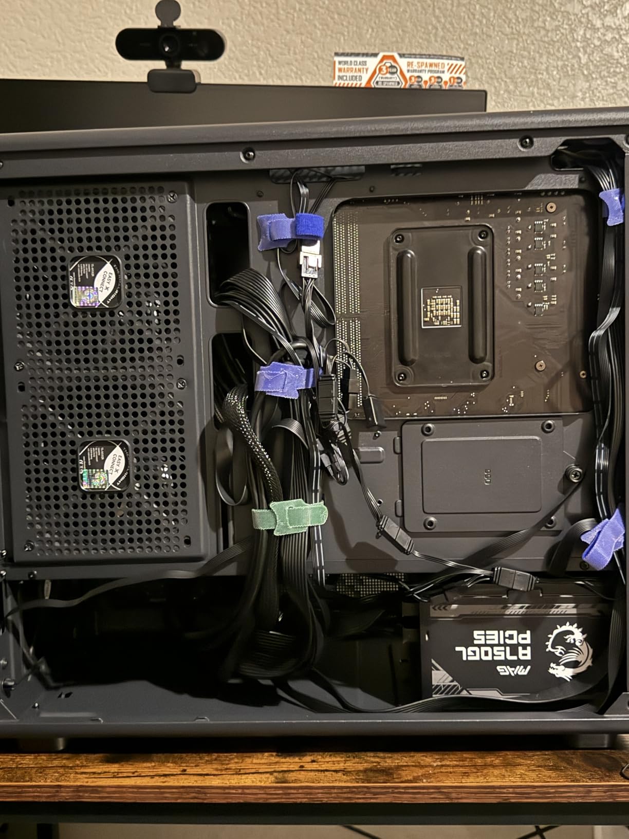 DIYPC DIY-mATX06-Wood Black USB3.0 /Type C Micro ATX Mid Tower Gaming Computer Case w/Tempered Glass Side Panel and Walnut Wood Front Panel / 4 x PWM Fans Pre-Installed customer photo 1