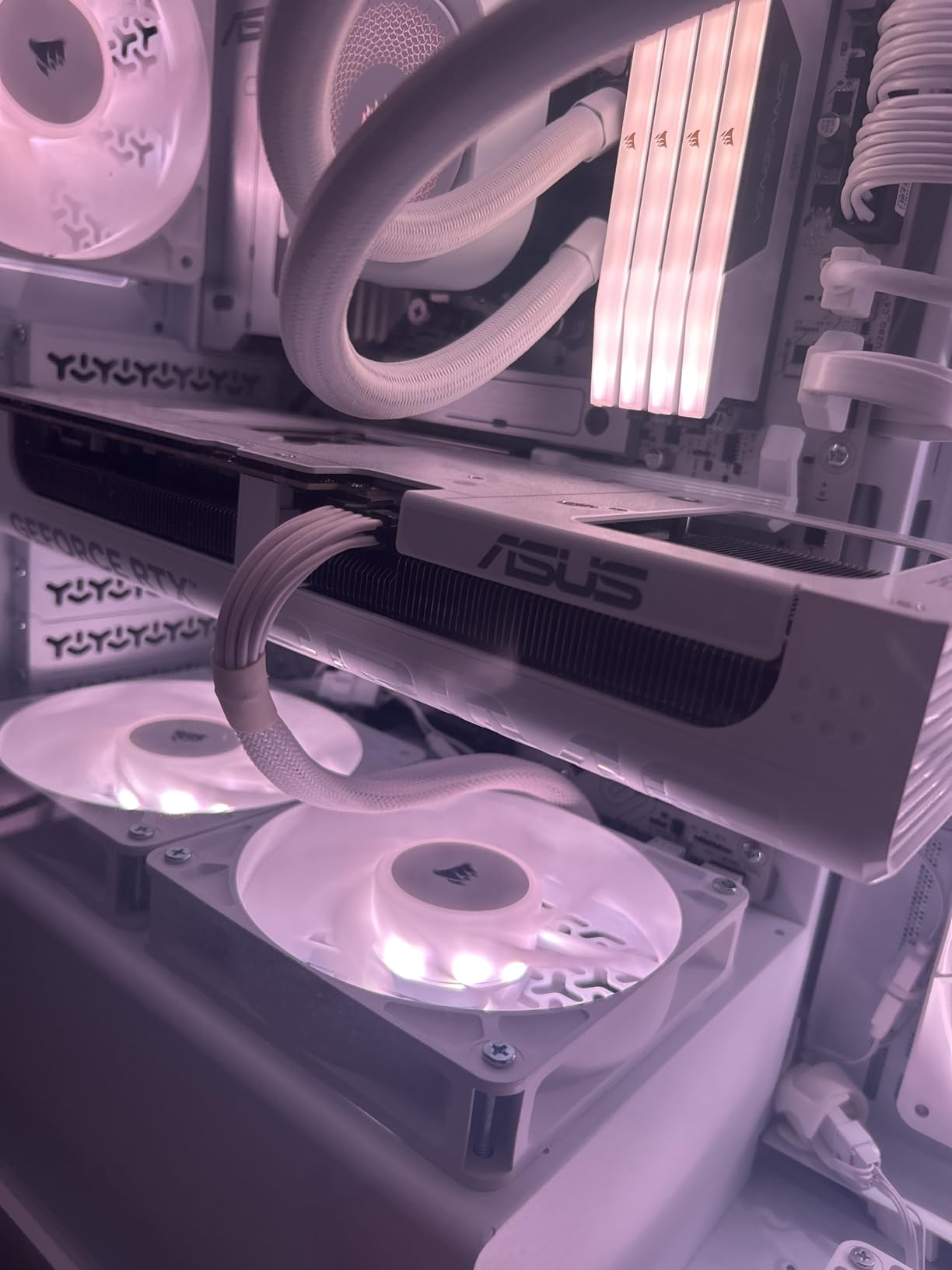 ASUS Prime GeForce RTX 5070 12GB GDDR7 White OC Edition Gaming Graphics Card customer photo 2
