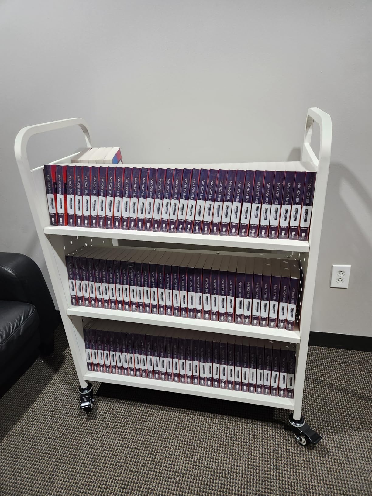 VEVOR Rolling Library Book Cart, 330 lbs Capacity, 38.2 x 20.3 x 48.2-Inch Library Cart, Double Sided W-Shaped Shelves with 3-Inch Lockable Wheels, Book Truck for Home Shelves Office and School, White customer photo 1