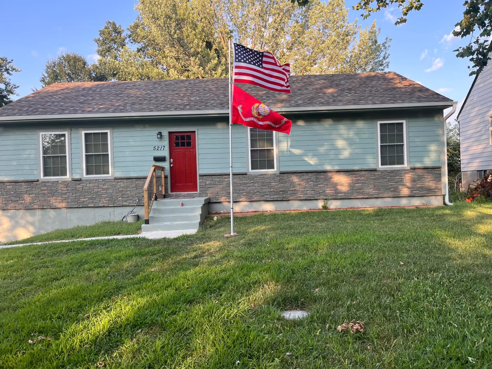 20FT Telescoping Flag Pole for Outside House, Heavy Duty Aluminum Kit customer photo 1