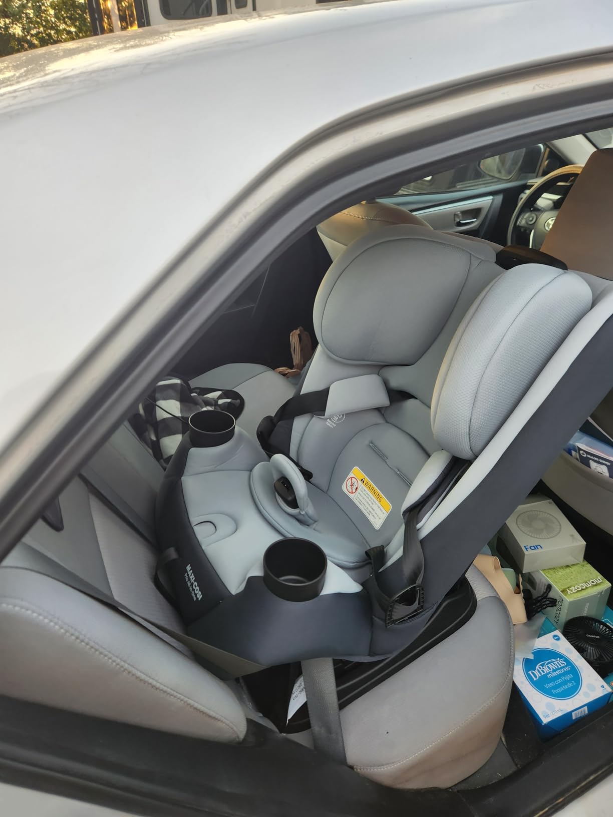 Maxi-Cosi Pria All-in-One Convertible Car Seat, Infant to Toddler Car Seat, Easy-Install Harness, Machine-Washable Cover, 5-100 lbs, Seascape customer photo 2