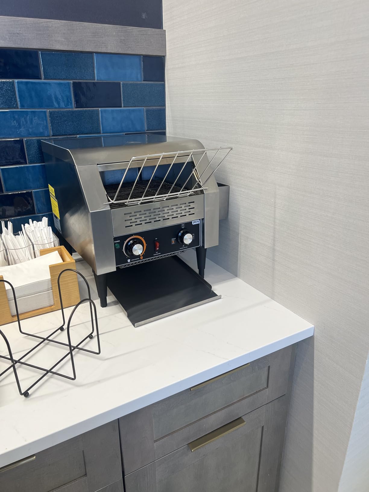PYY Commercial Conveyor Toaster 300pcs/h - Electric Conveyor Belt Toaster for Toast, Bun, Bagel, Bread, Heavy Duty Stainless Steel Toaster Oven for Restaurant, Bakery, Buffet Use customer photo 2