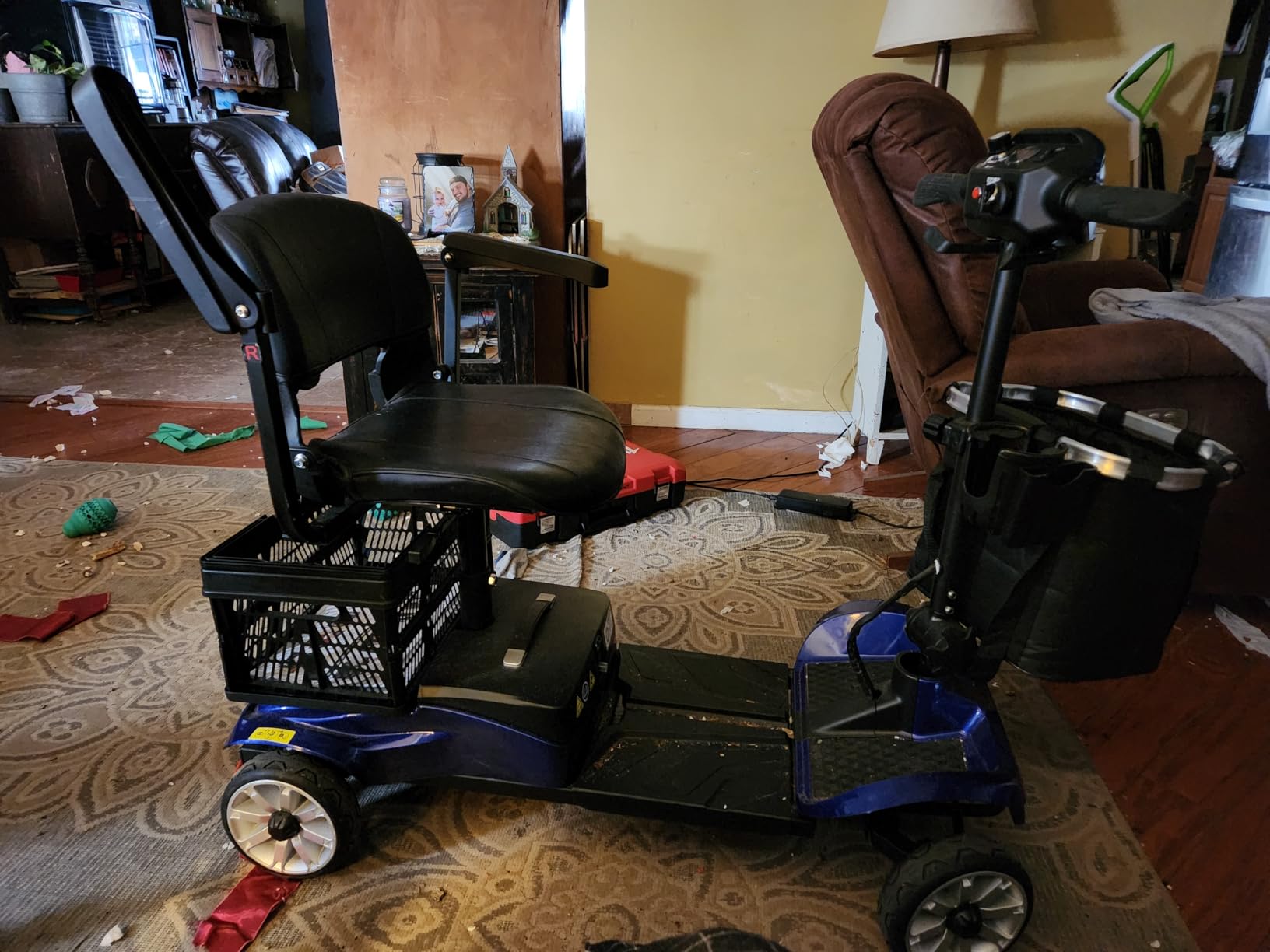 Foldable 4-Wheel Mobility Scooter for Adults – Portable Motorized Scooter with 330 lbs Capacity, Detachable Battery, Dual Baskets, Cup & Phone Holder, Blue customer photo 1