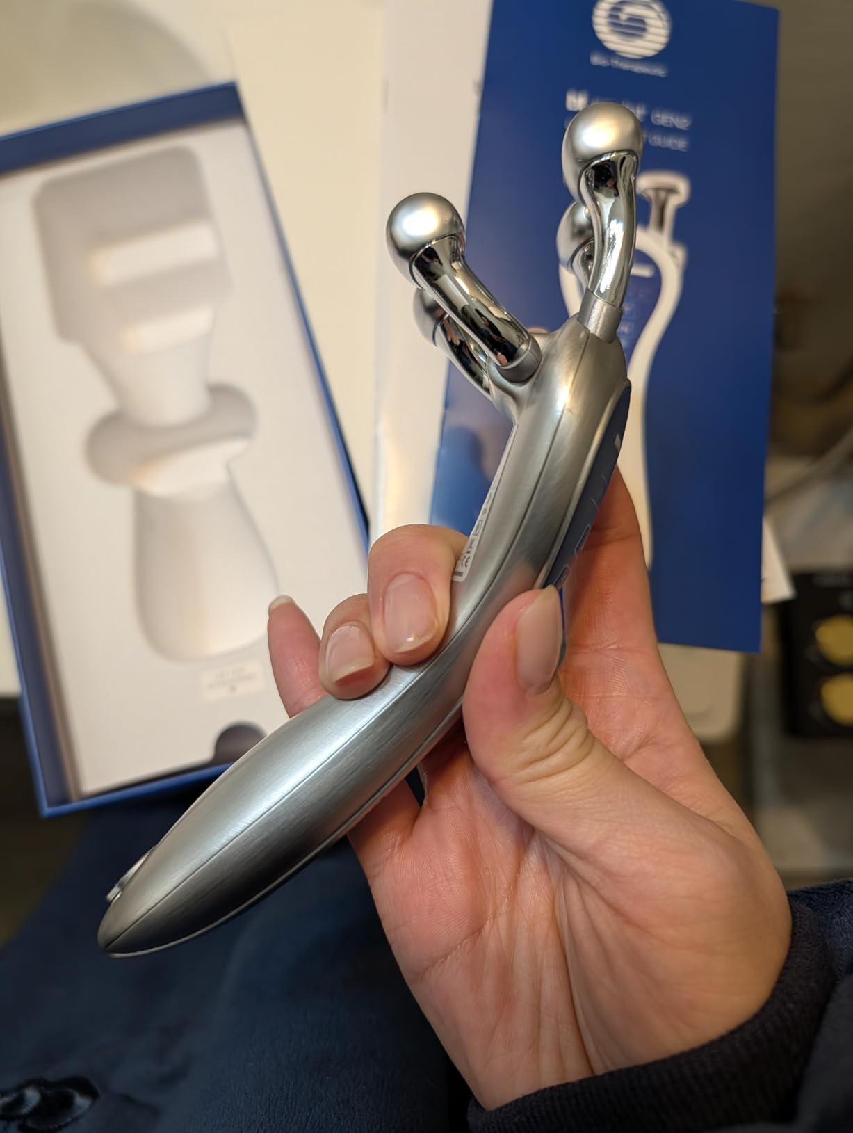 bt-Sculpt GEN2, Microcurrent Facial Lifting, Sculpting, and Firming with Proprietary Kinesthetic Lifting for Home use (Brushed Alloy) customer photo 2