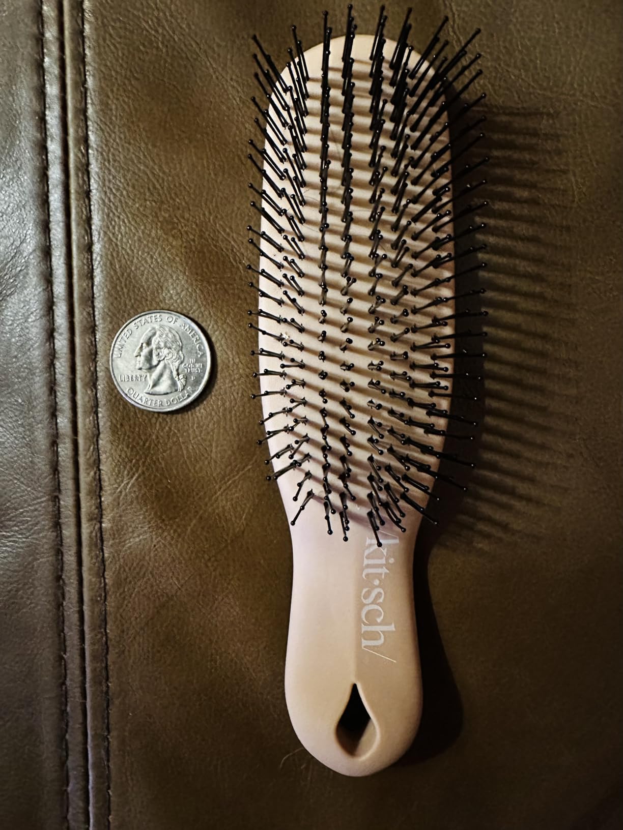 Kitsch Scalp Renewal Brush - Hairbrush Scalp Massager - Black customer photo 2