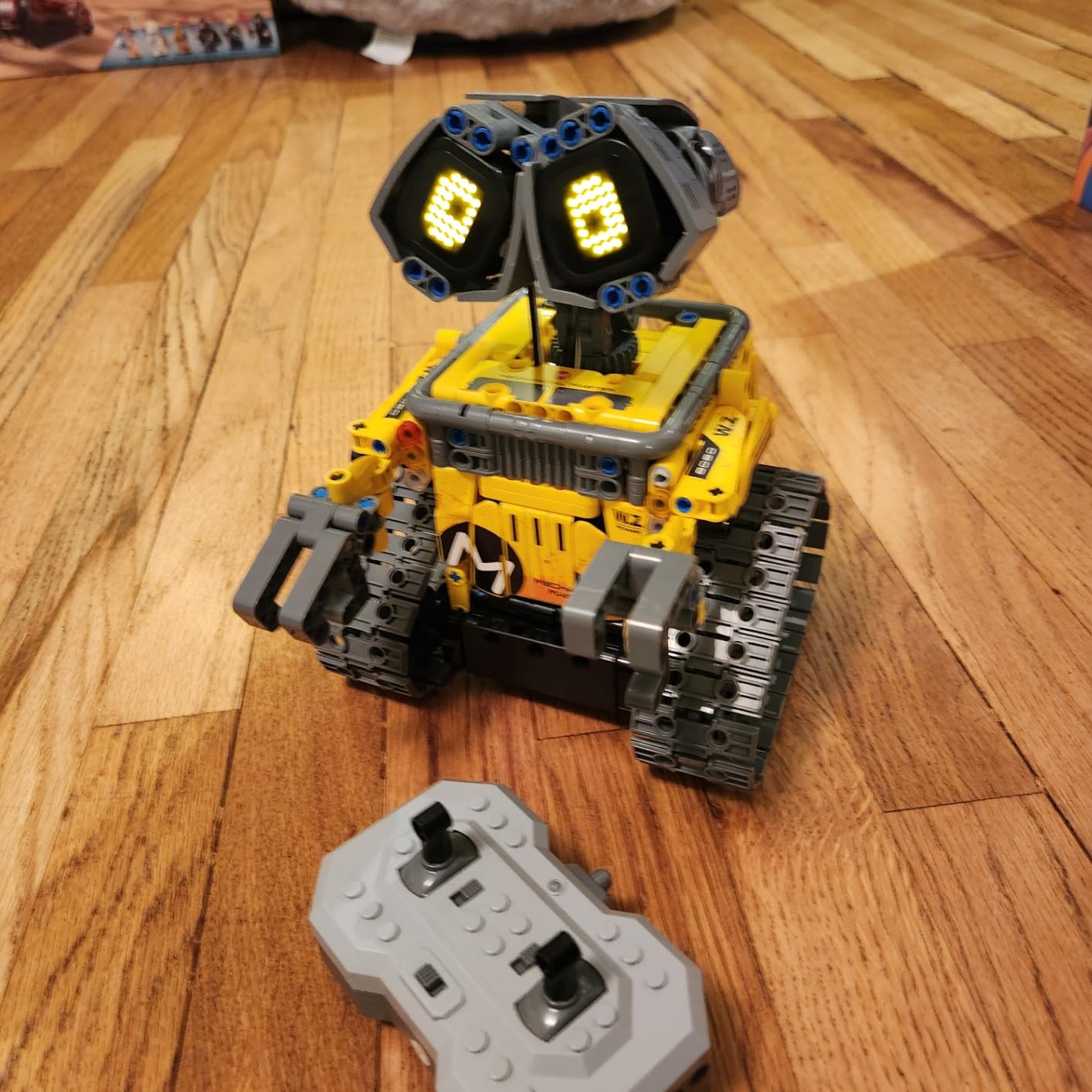 Sillbird Robot Building Kit with Remote Control STEM Gift for Boys Ages 8-14 | Coding Toys for Kids & Teens, Learn Through Robotics Play, Buildable 5-in-1 Models, App-Controlled, Rechargeable, 596 Pieces customer photo 1