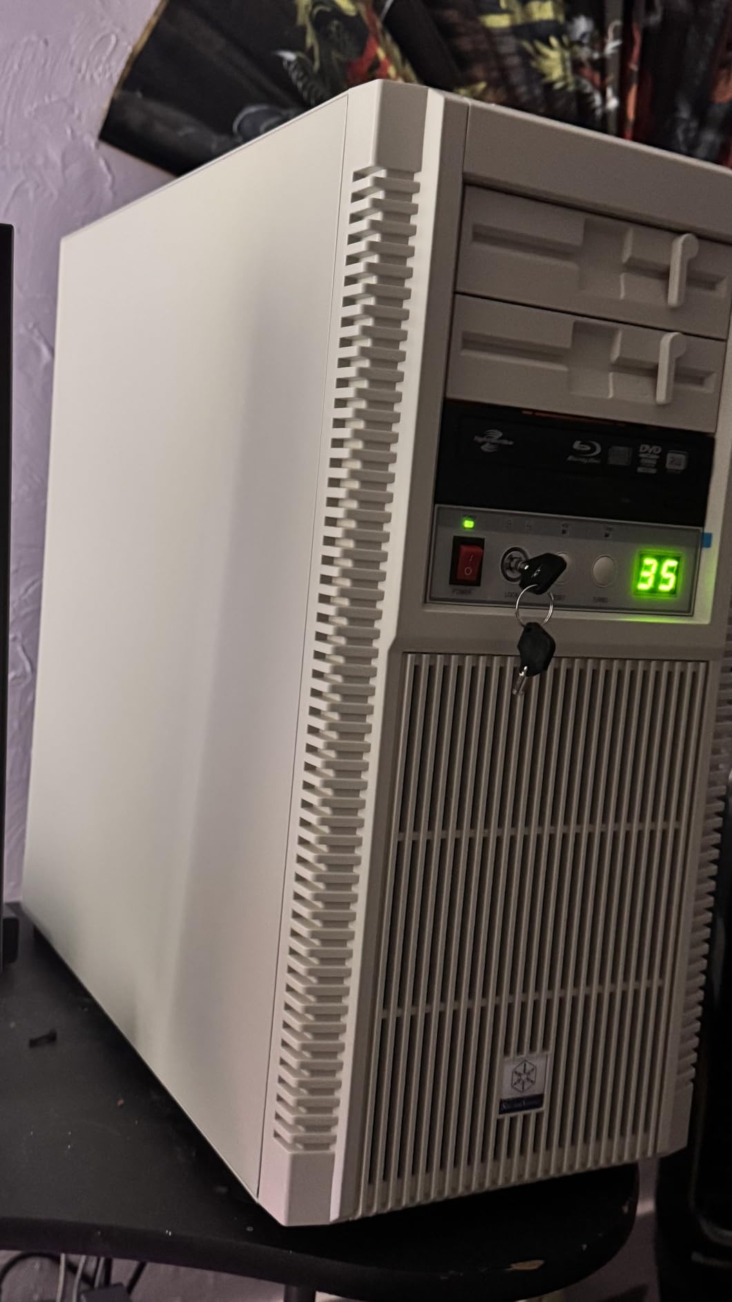 Silverstone Technology FLP02 Retro-Inspired Tower Chassis with high-Performance Cooling and Expansion Support, SST-FLP02W customer photo 1