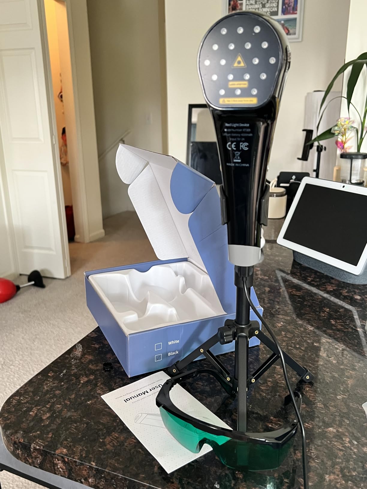 Handheld Red Light Therapy with Stand-Near Infrared Light Therapy Device, Cold Therapy Device Pain Relief for Joints & Muscles (4 x 808nm + 14 x 650nm) customer photo 1