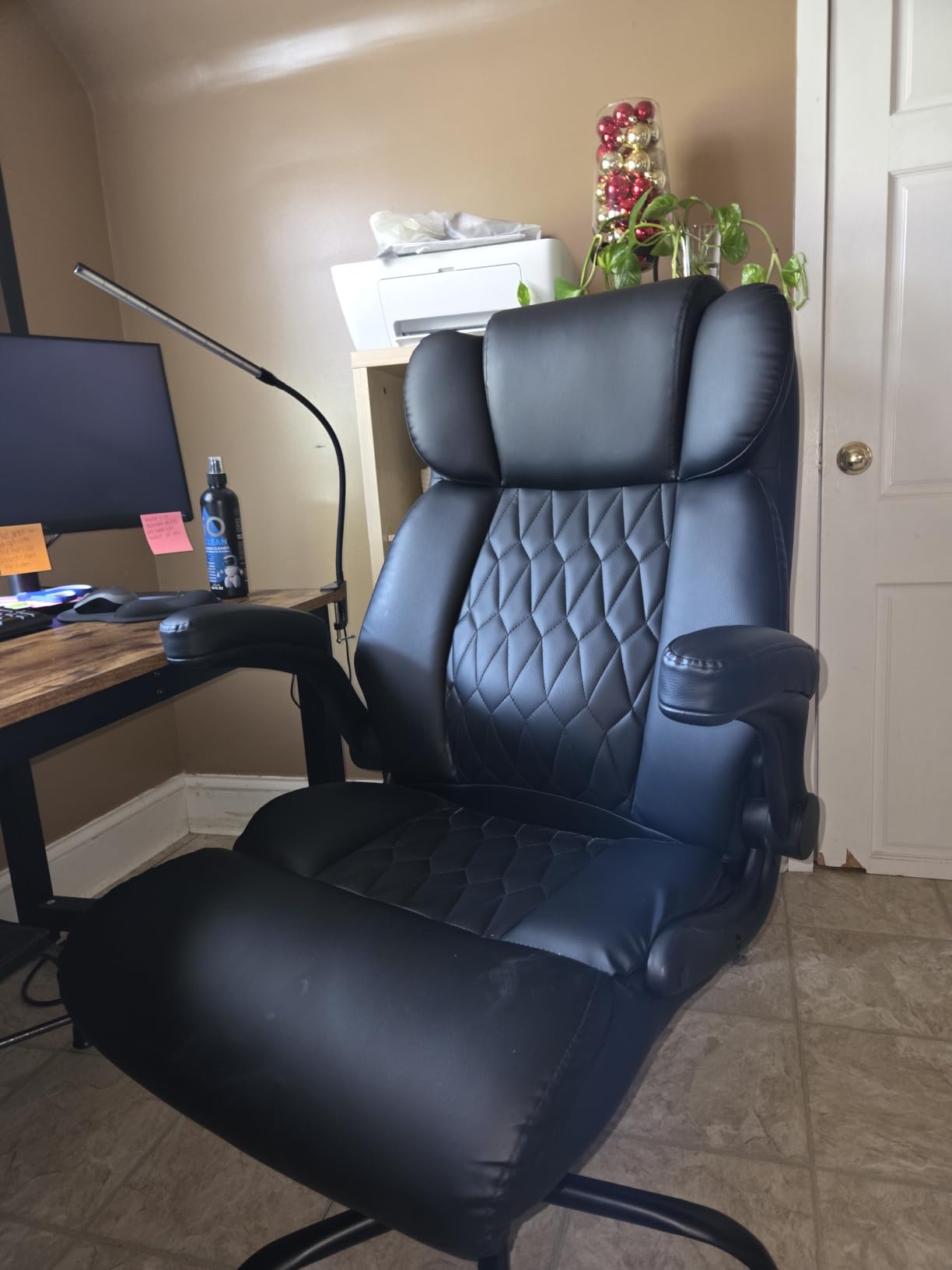 500lbs Big and Tall Office Chair Adjustable Lumbar Support for Back Pain, Extra Wide Seat Executive Office Chair Thick Armrest Pad, Heavy Duty Base & Upgraded Wheels, Ergonomic Desk Chair customer photo 2