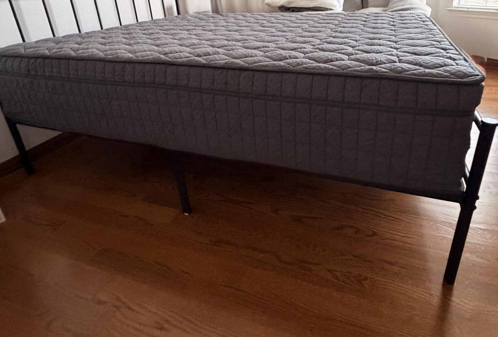 14 inch Firm King Size Mattress, Hybrid King Mattress with Extra Back and Lumbar Support, Fiberglass Free, 365 Nights Trial & 10 Years Warranty, Motion Isolation, Enhenced Edge Support customer photo 1