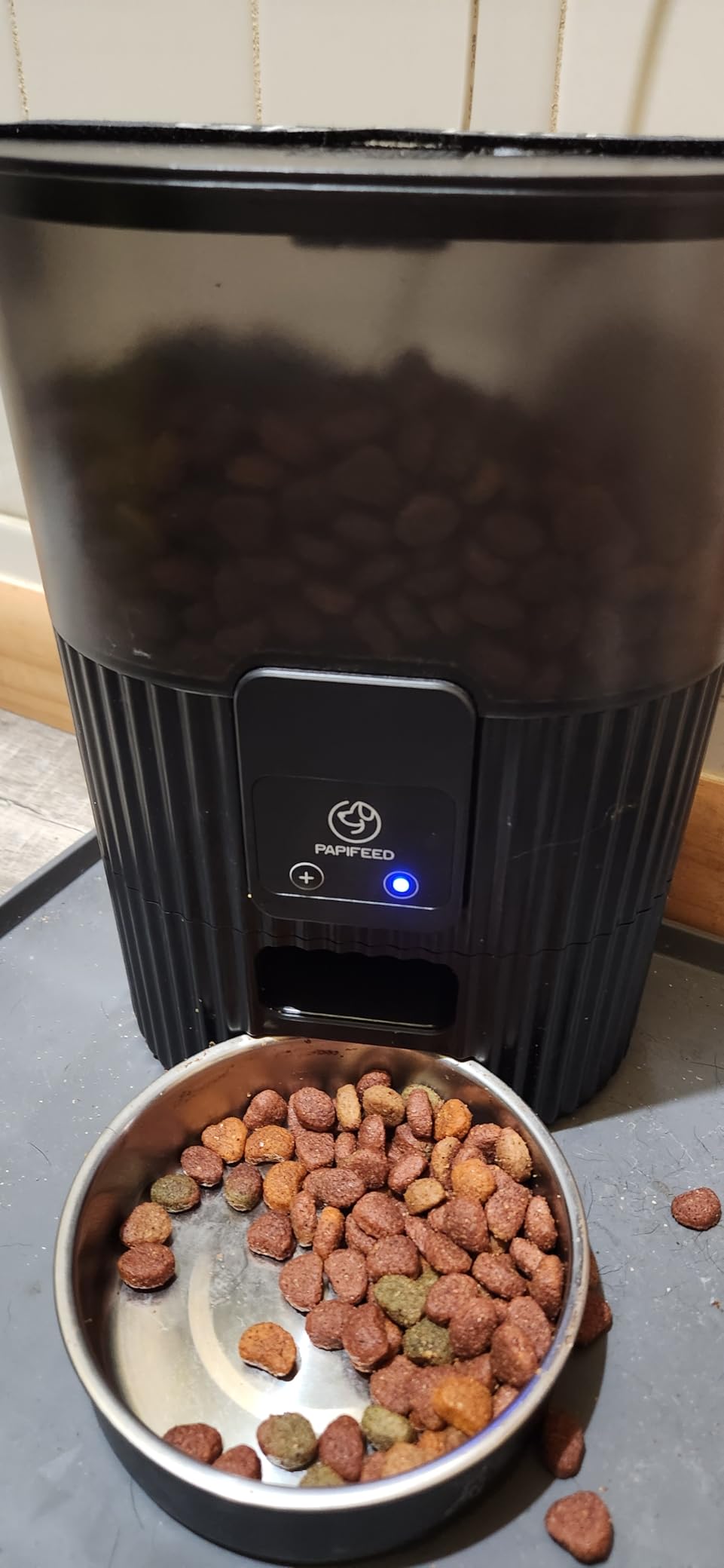 PAPIFEED Automatic Cat Feeder with Camera, WiFi Auto Cat Feeder with App, 3L Slow-Feed Cat Food Dispenser for Dry Food, Dual Power Supply Timed Pet Feeder, 10 Meals/Day, 6 Portions/Meal customer photo 2