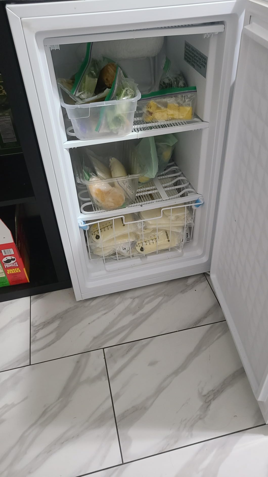 Midea 7.1 Cu.ft Upright Freezer, Fridge Freezer Convertible, Black customer photo 1