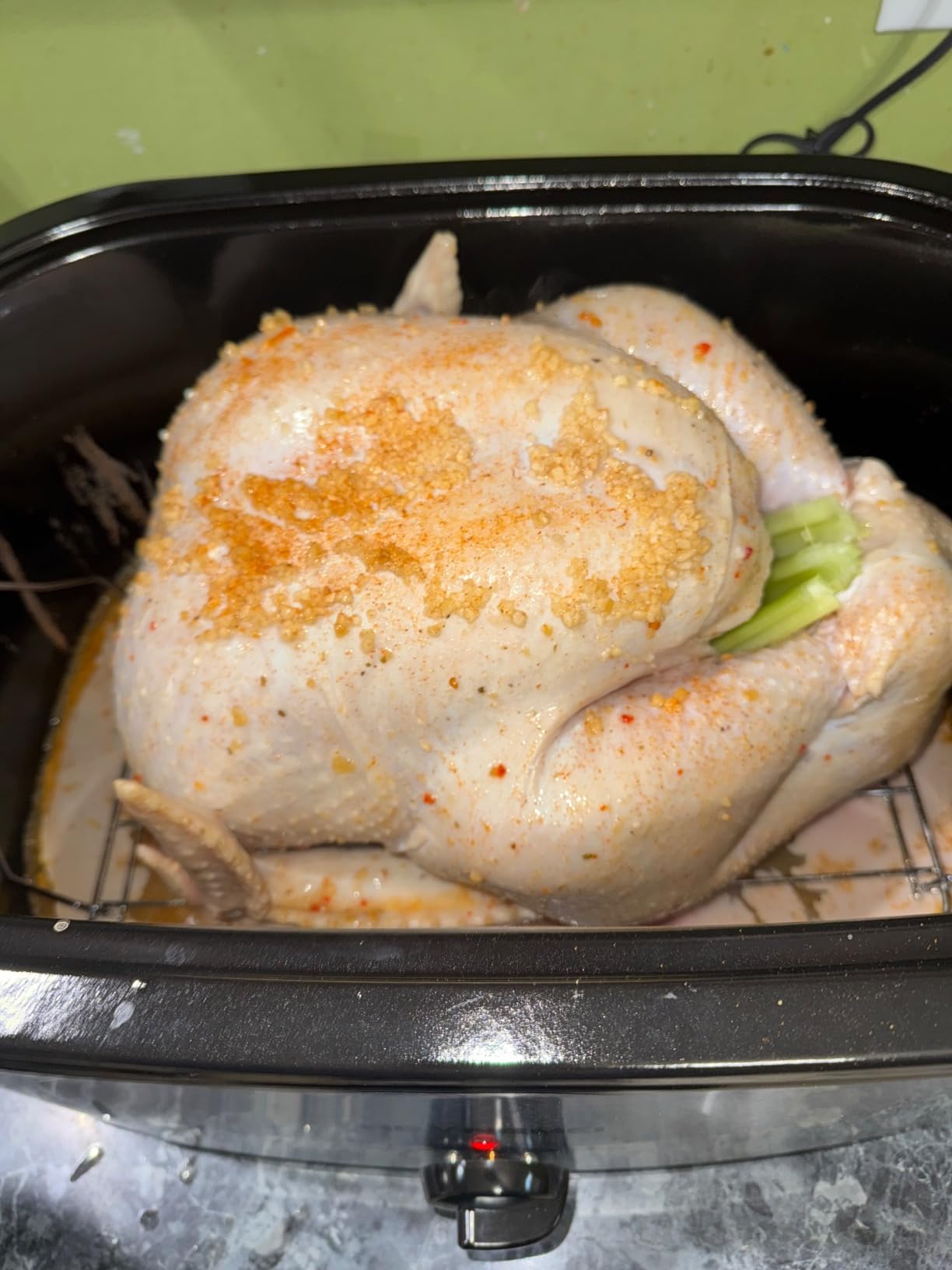 30Qt Electric Roaster Oven, with Self-Basting Lid, Removable Pan, Cool-Touch Handles, 1450W Stainless Steel Turkey Roaster Oven, Red customer photo 1
