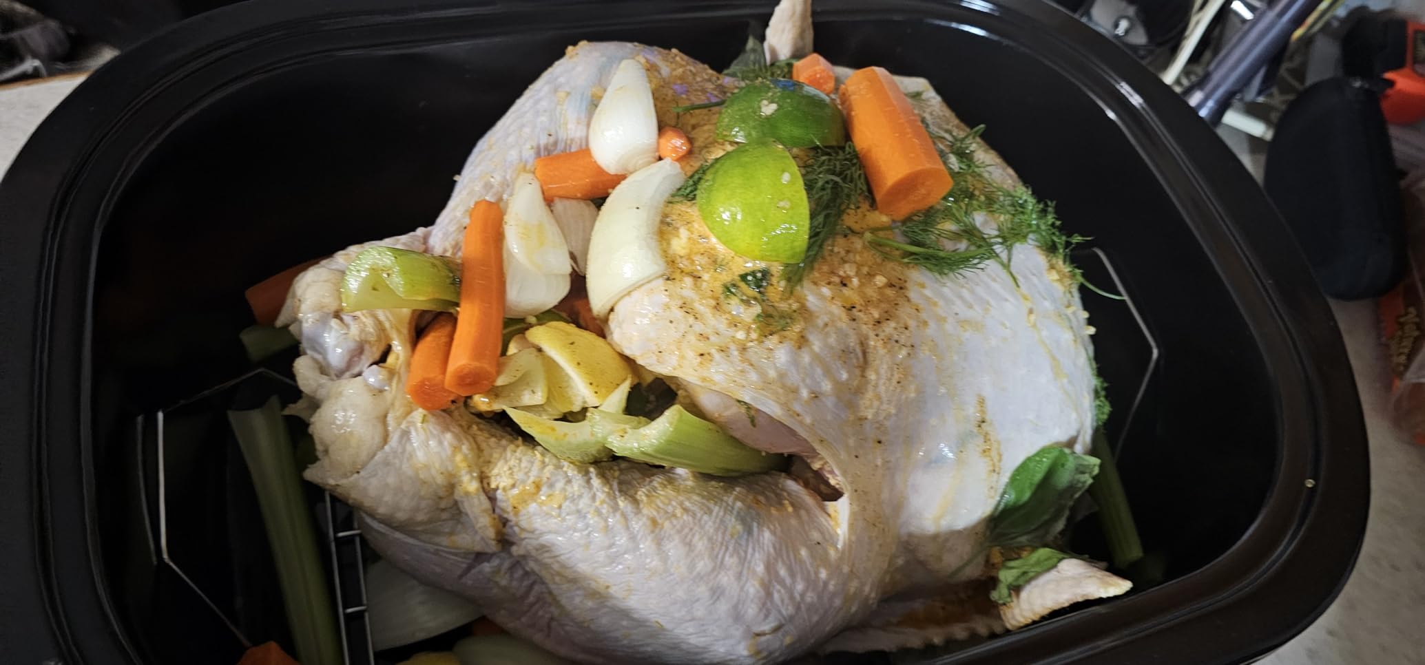 30Qt Electric Roaster Oven, with Self-Basting Lid, Removable Pan, Cool-Touch Handles, 1450W Stainless Steel Turkey Roaster Oven, Red customer photo 2