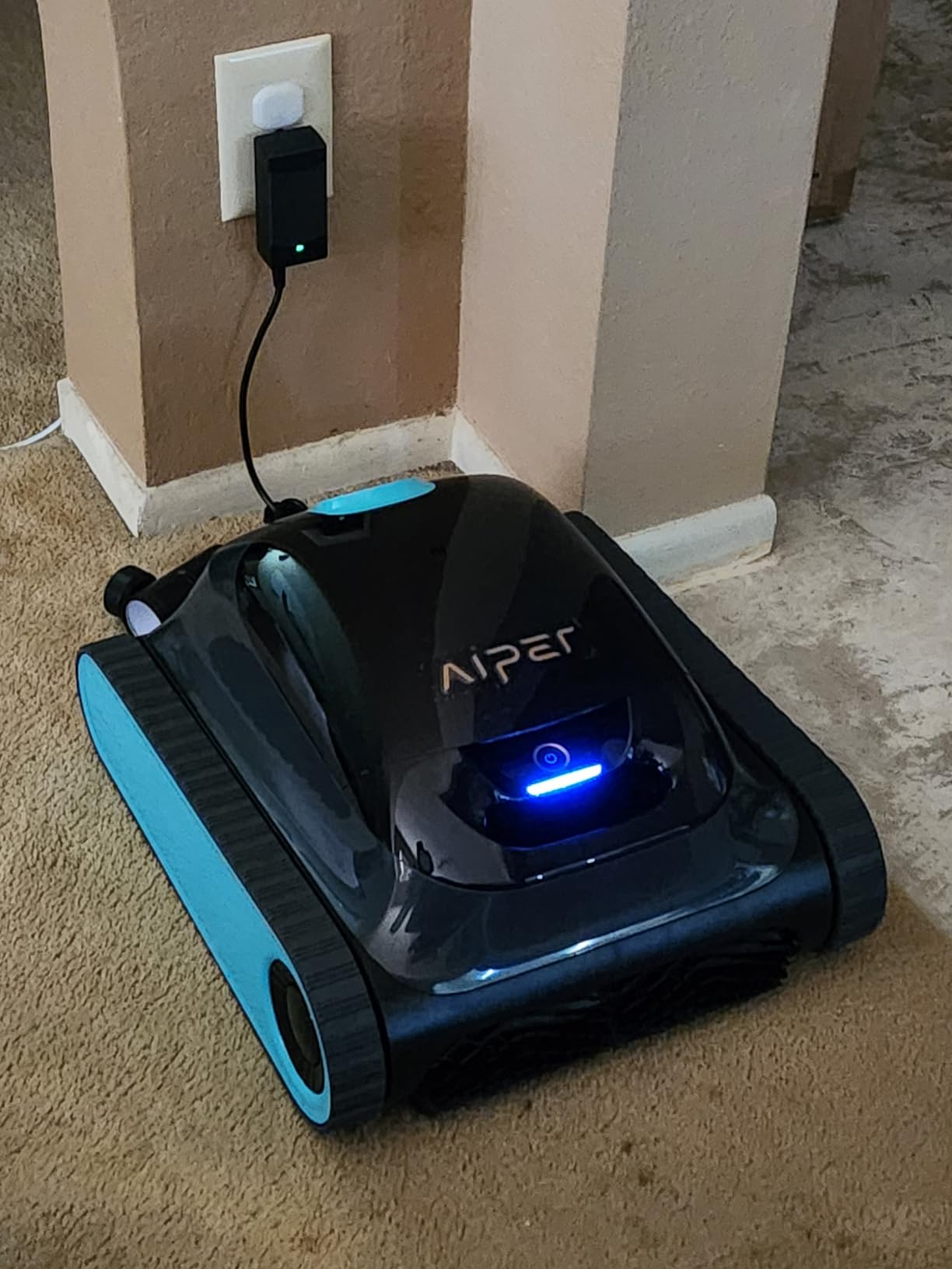 (2026 Upgrade) Aiper Scuba S1 Robotic Pool Cleaner, 270 Min Runtime, Floor/Wall/Waterline/Shallow Area Cleaning, Ultra-fine Filter, Smarter Navigation, High-Precision Sensors, App Support-Black customer photo 2