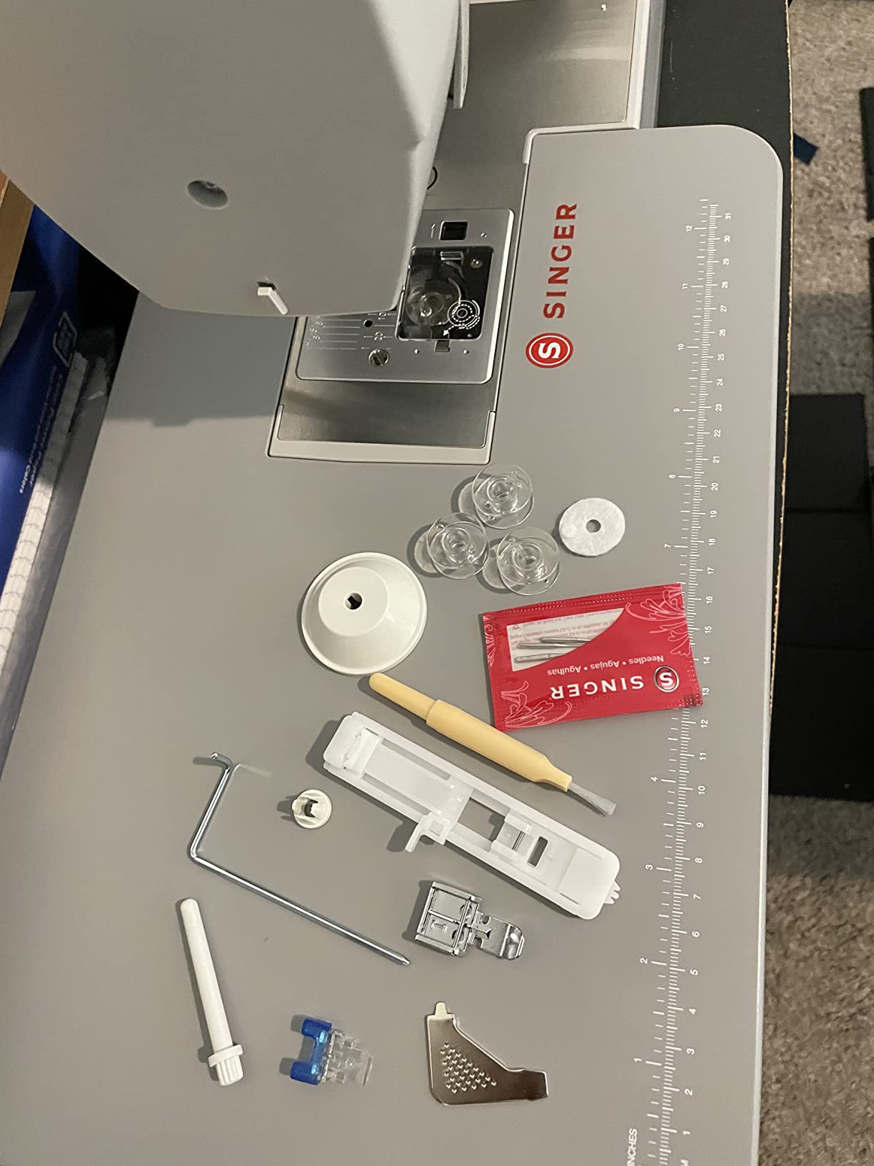SINGER® Heavy Duty 4552™ Next Evolution Sewing Machine, Bonus Presser Feet customer photo 1