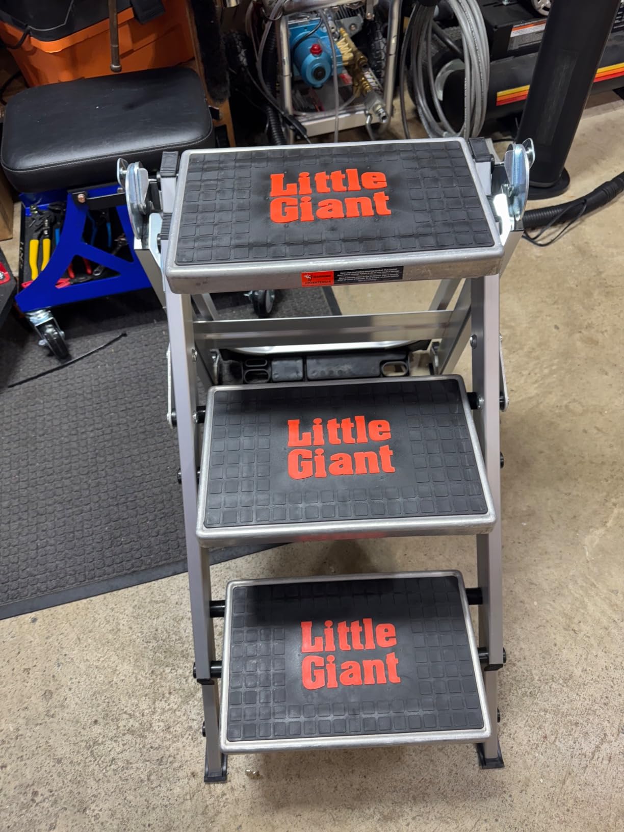 Little Giant Ladder Systems 10410BA Safety Step Ladder Four Step with Bar, 2 x 11-Inch customer photo 2