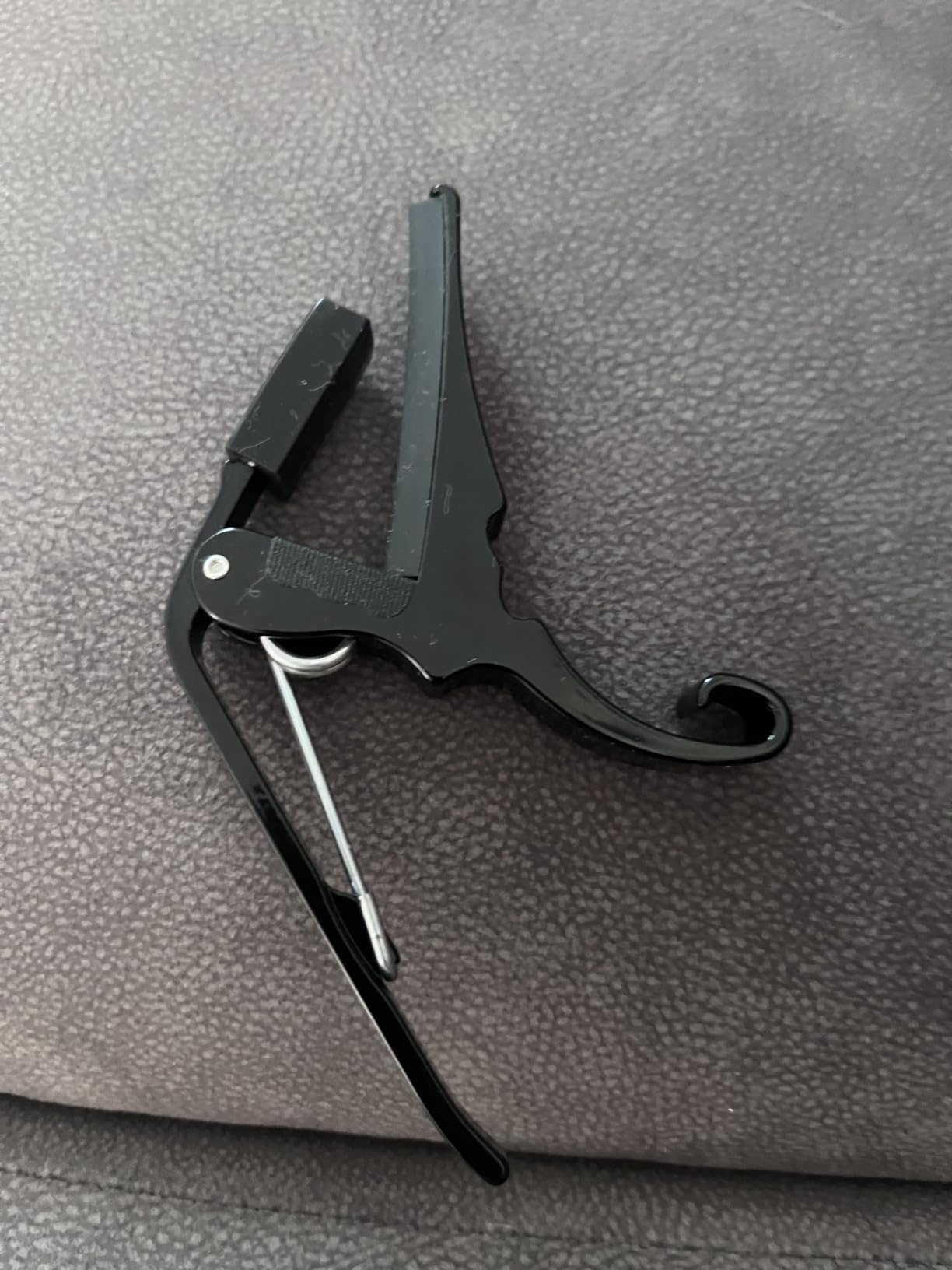 Kyser Quick-Change Guitar Capo for 6-string acoustic guitars, Black, KG6BA customer photo 2