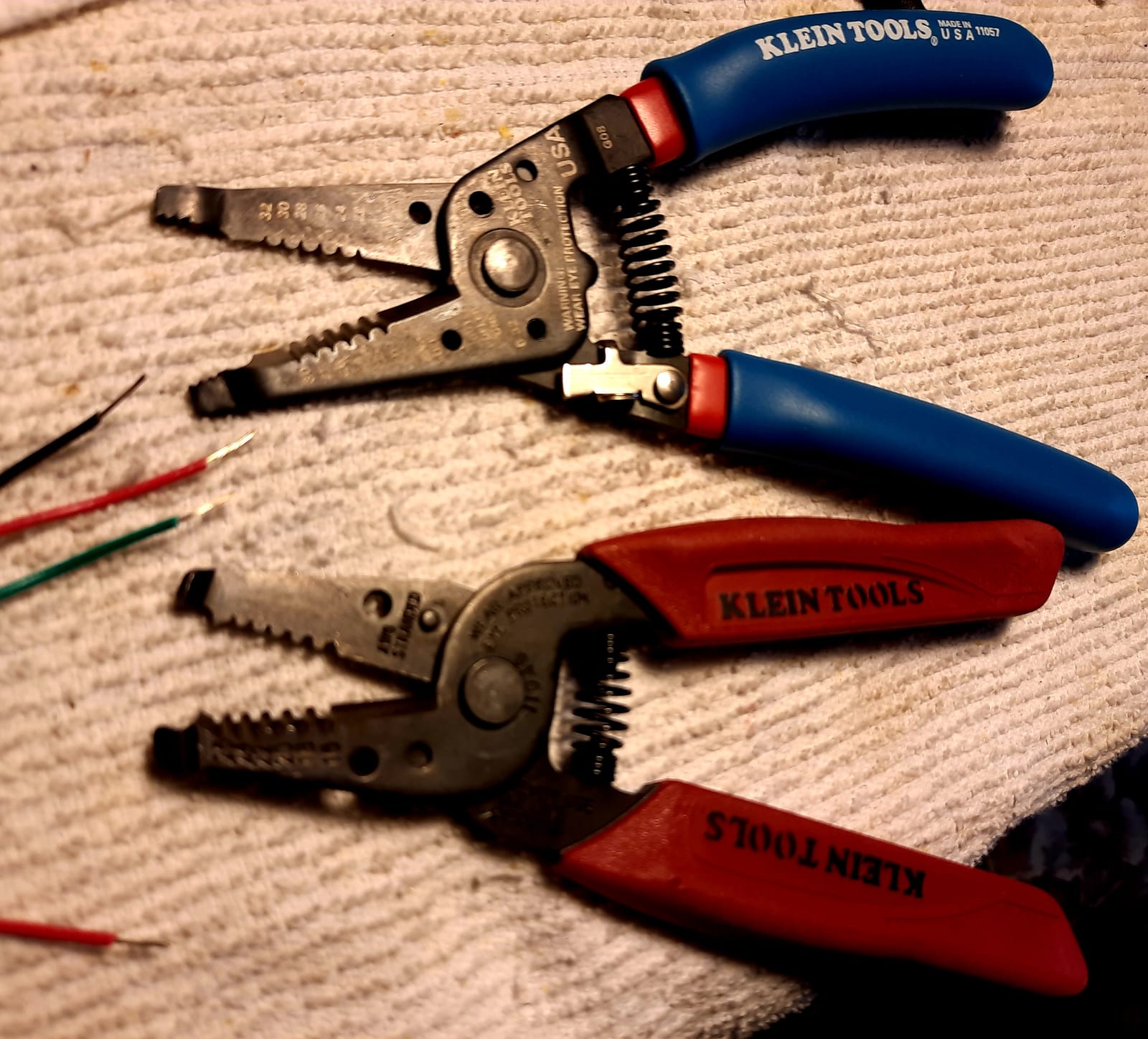 Klein Tools 11057 Wire Cutter/Stripper, Made in USA, Heavy Duty Cutter for 20-30 AWG Solid and 22-32 AWG Stranded Wire customer photo 1