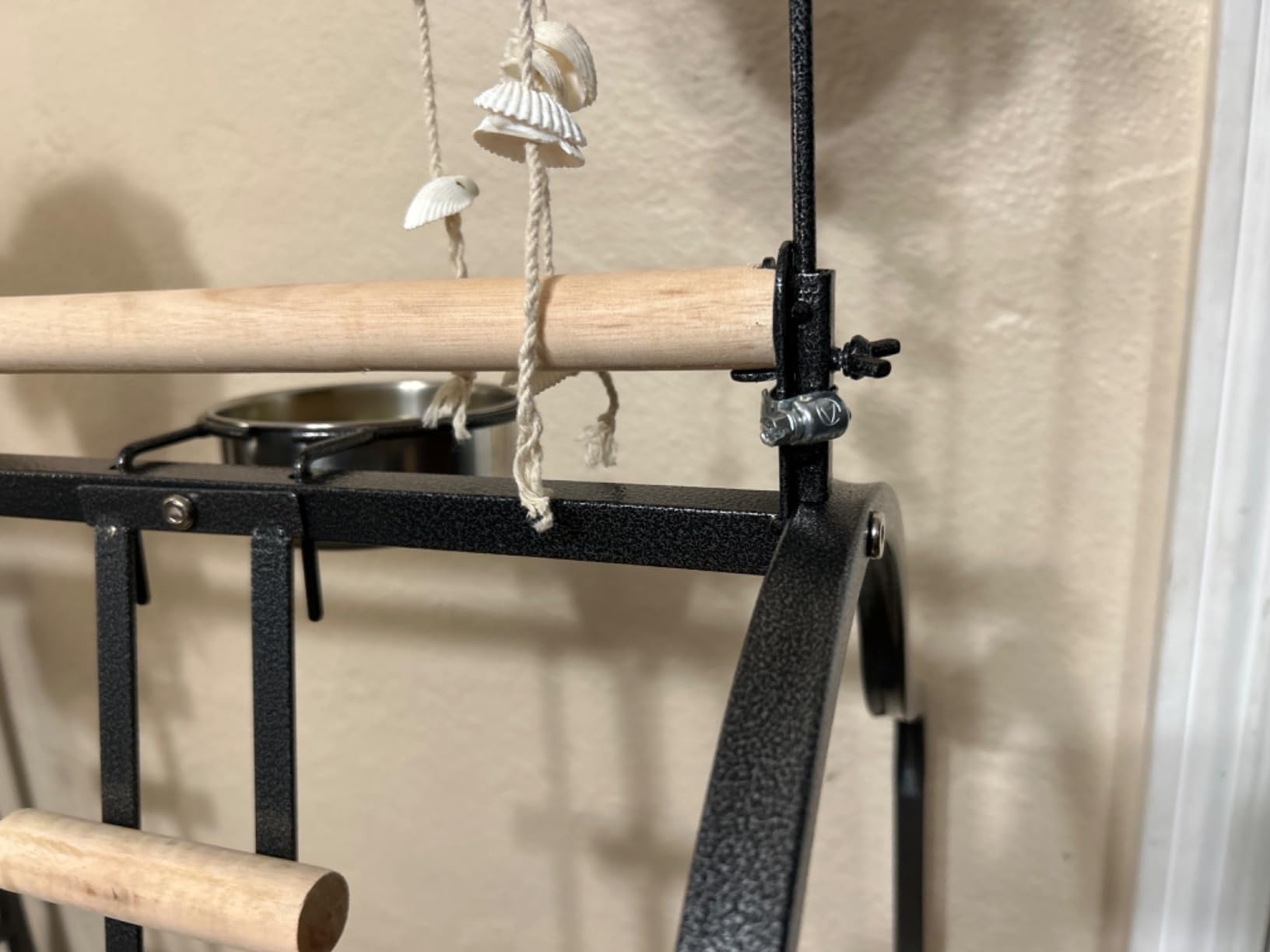 Prevue Pet Products Parrot Play Stand with Wheels - Black customer photo 1