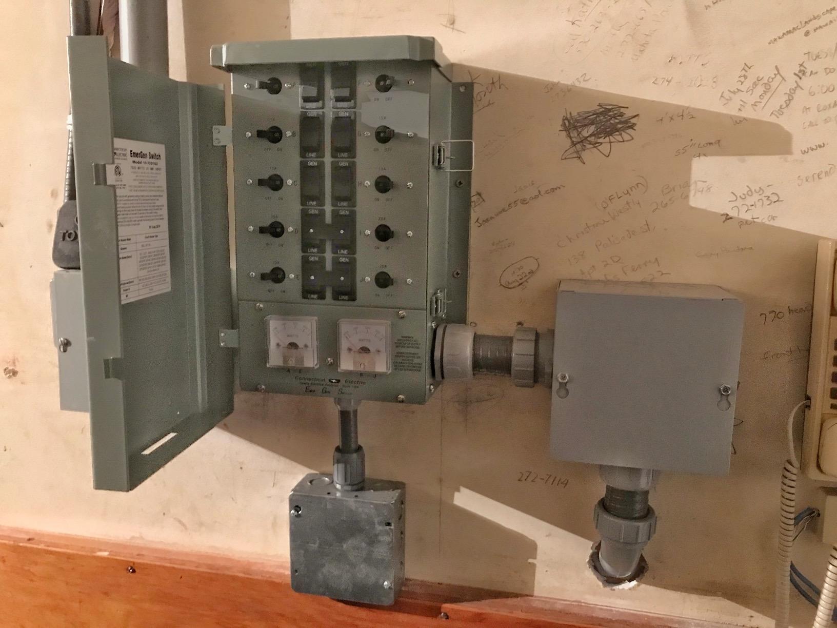 Connecticut Electric EmerGen Transfer Switch Kit - 30 Amp, 10-Circuit, 10-Foot Cord, 7500 Watts, for Generator customer photo 2