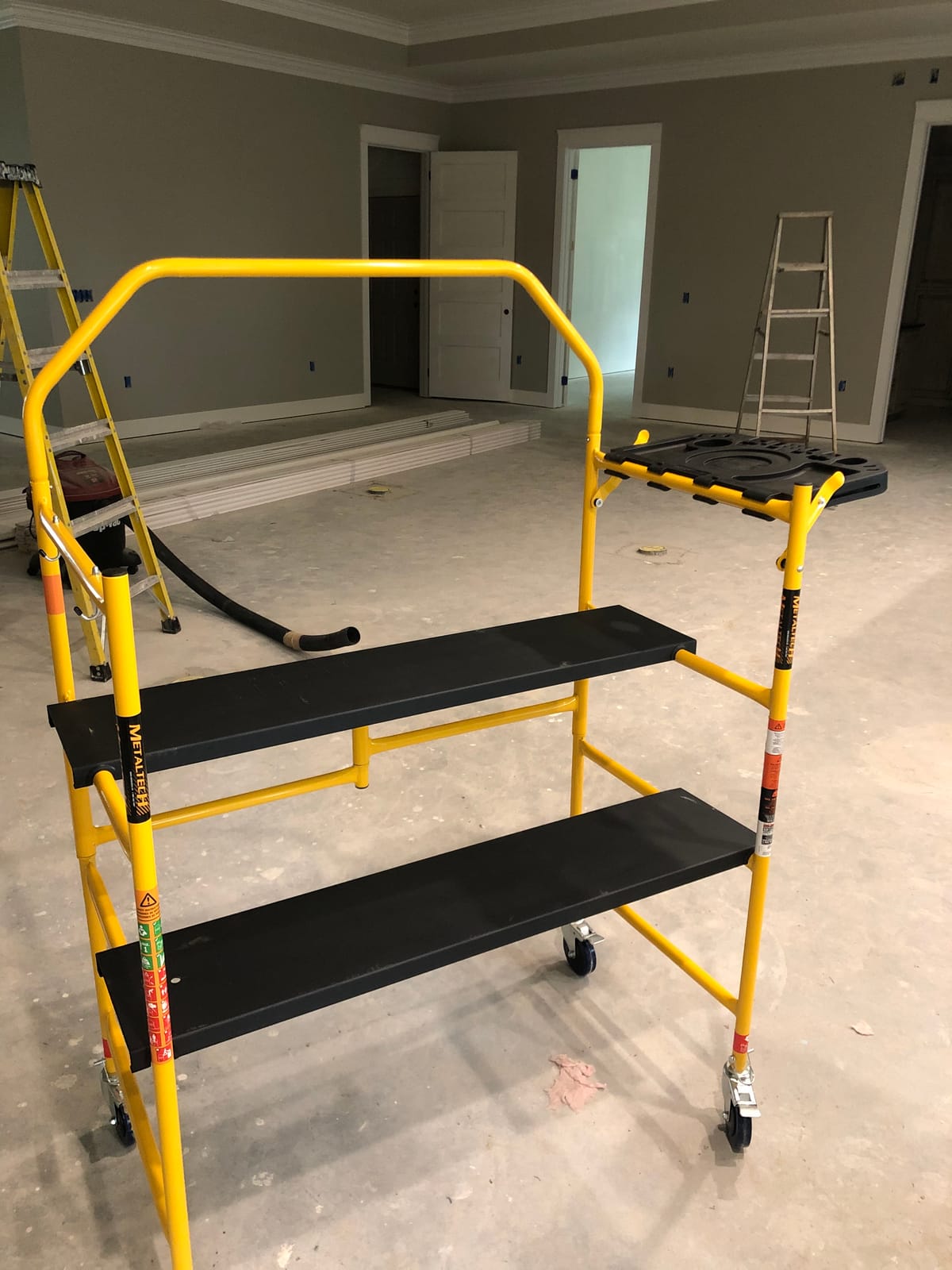 Jobsite Series 4ft. Folding Scaffold - 500-Lb. Capacity, Model Number I-IMCNT customer photo 2