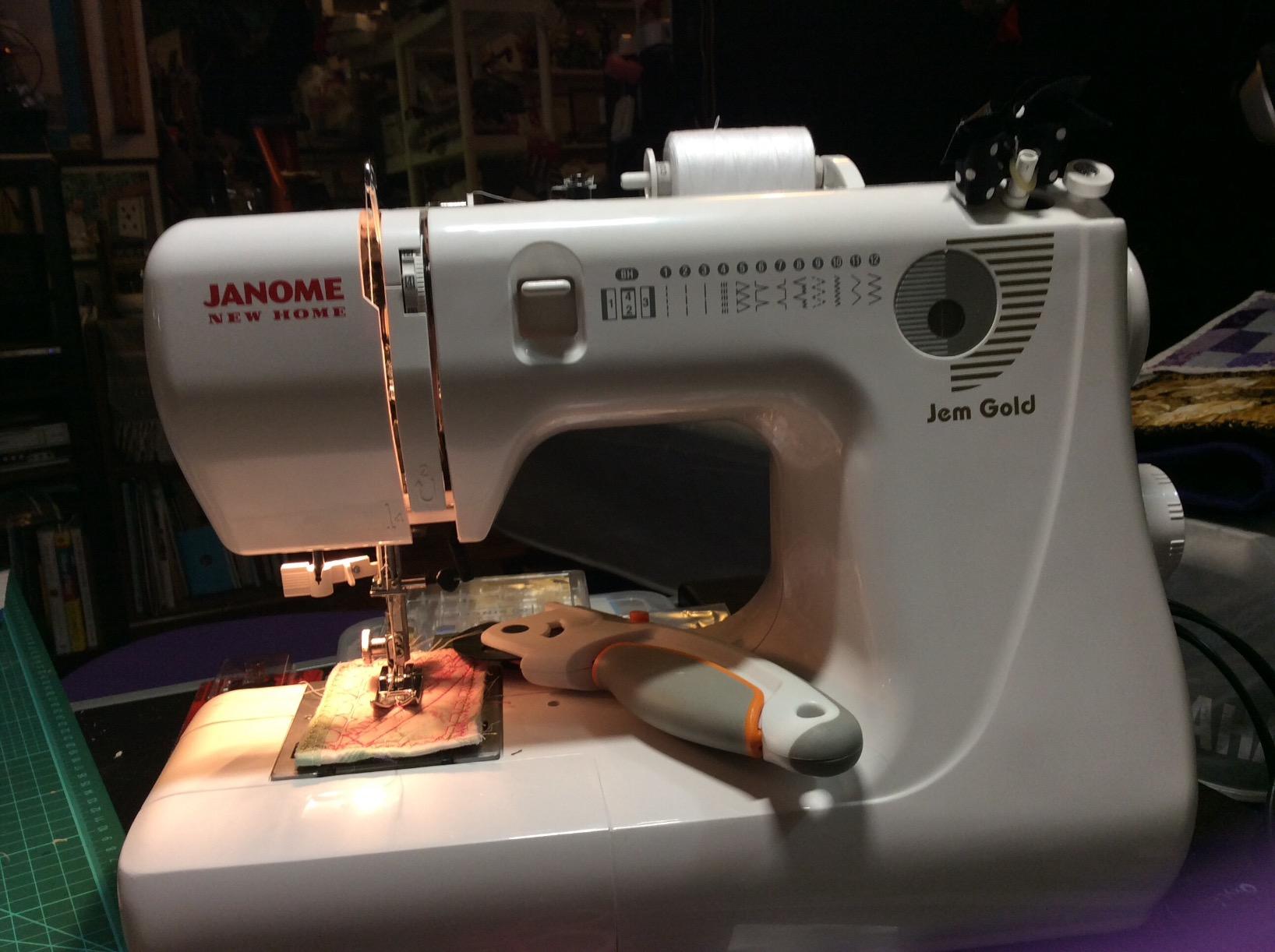 Janome Jem Gold 660 Portable Sewing Machine (White) customer photo 1