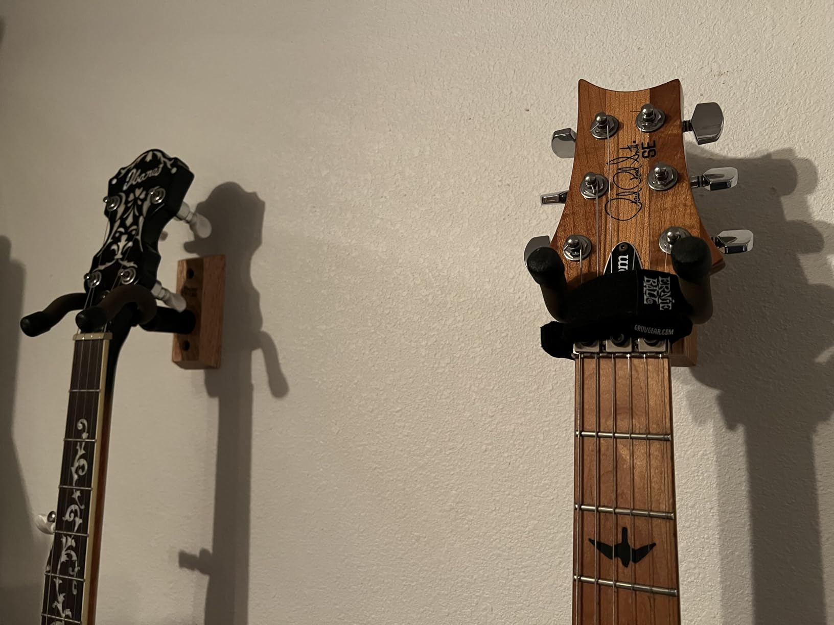 String Swing CC01K-BW Guitar Hanger and Guitar Wall Mount Bracket Holder for Acoustic and Electric Guitars Black Walnut customer photo 1