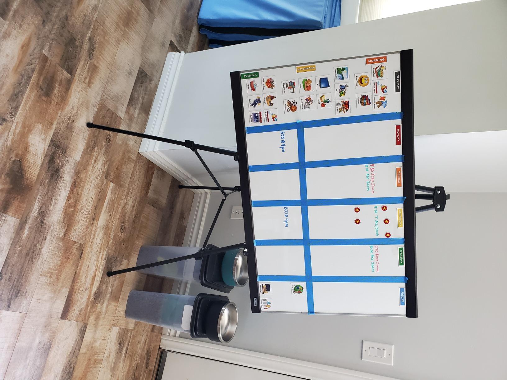 Lightweight Aluminum Telescoping Display Easel, 70 Inches, Black (4) customer photo 2