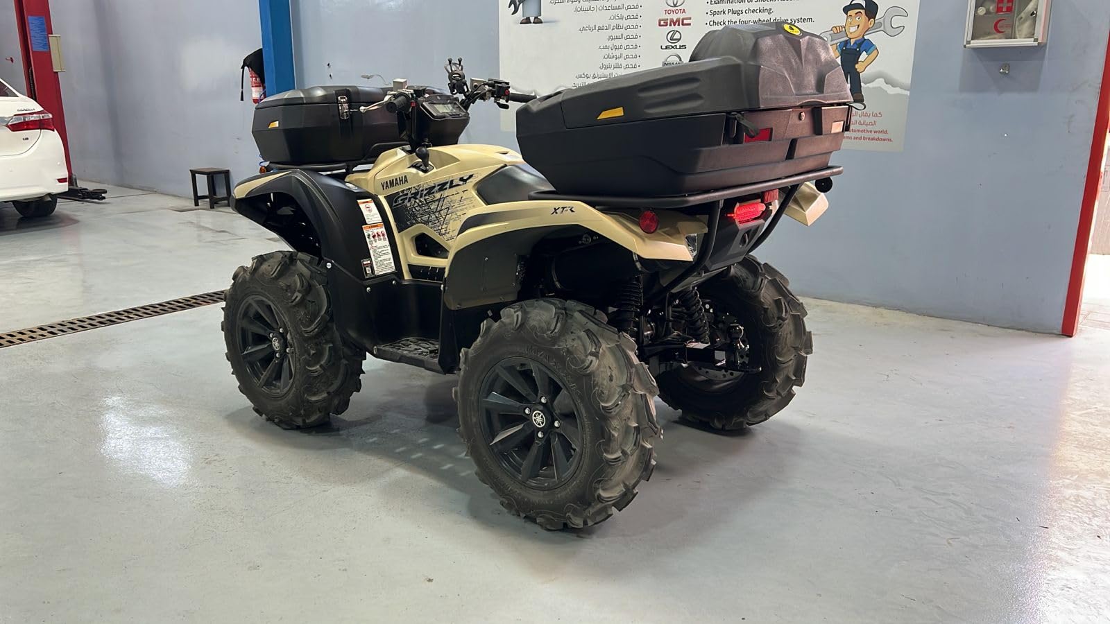 Black Boar ATV Front Storage Box - Features Durable Polyethylene Design w/Stainless Steel Lockable Latches - includes Mounting Hardware - Easily Attaches to Front Tubular Racks (66011) customer photo 1