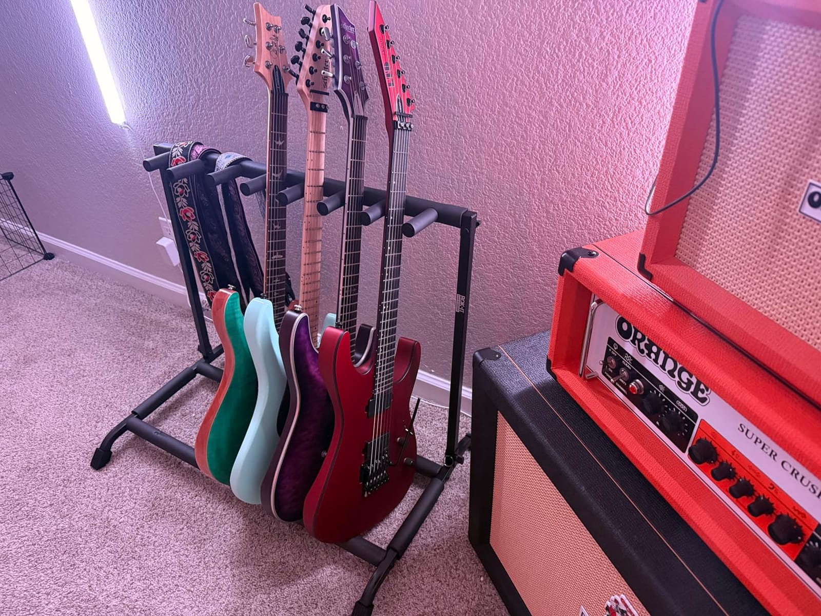 Gator Rok-It Collapsible Folding Guitar Rack Stand for 3 Guitars – Fits Acoustic, Electric, or Bass Guitars – Portable, Durable, Space-Saving Storage (RI-GTR-RACK3) customer photo 1