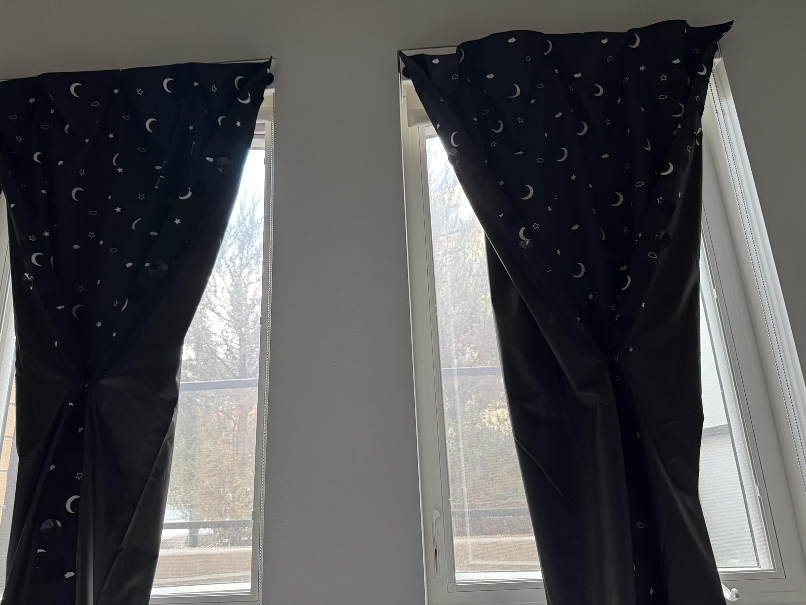 Amazon Basics Portable Room Darkening Blackout Curtain Shade with Suction Cups, Noise Reduction, 50
