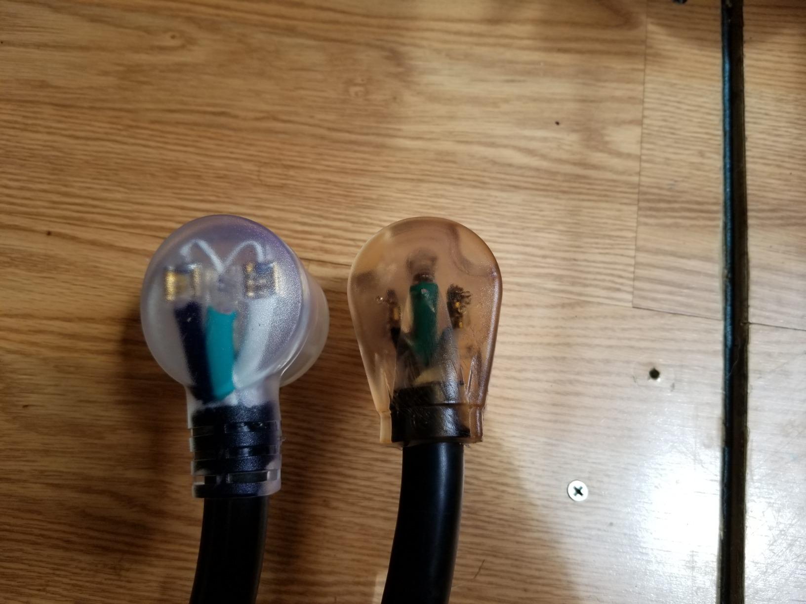 MaxWorks 80703 Heavy Duty 40 Foot 8 AWG/3C 6-50 Nema R Plug Lighted Welding Cord with ETL Approved customer photo 1