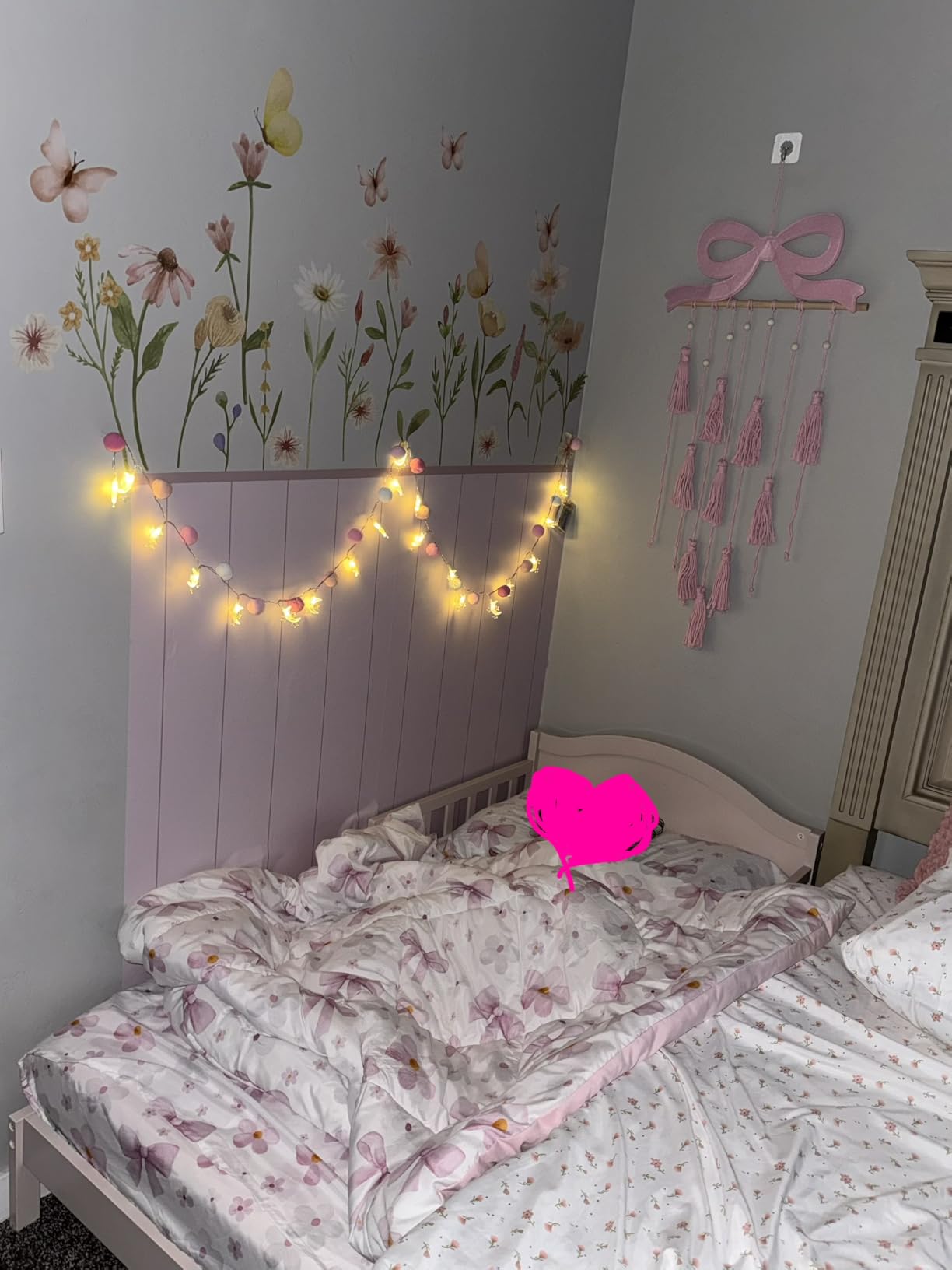 Dream On Me Sydney Toddler Bed, GREENGUARD Gold, Pinewood, White customer photo 1