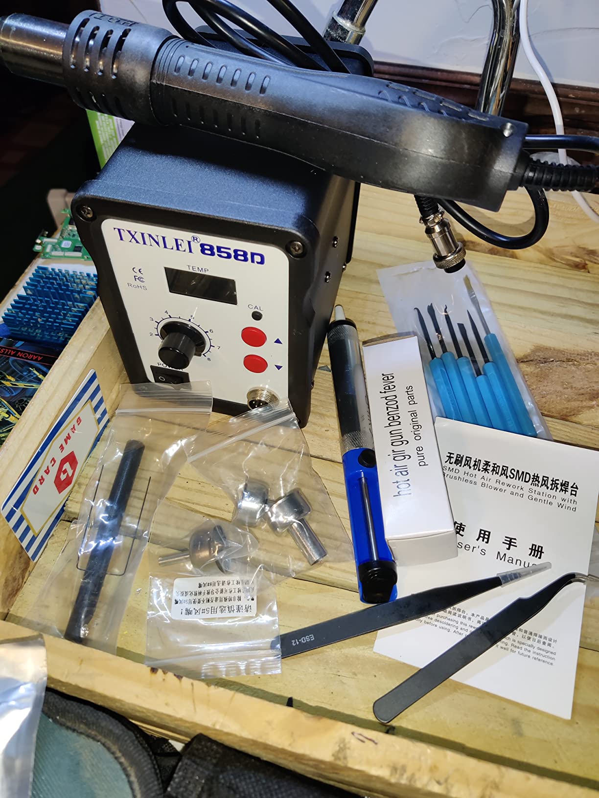 858D 110V Solder Station, Digital Display SMD Hot Air Rework Station Solder Iron Kit Heat Gun, Tweezers, Desoldering Pump customer photo 2