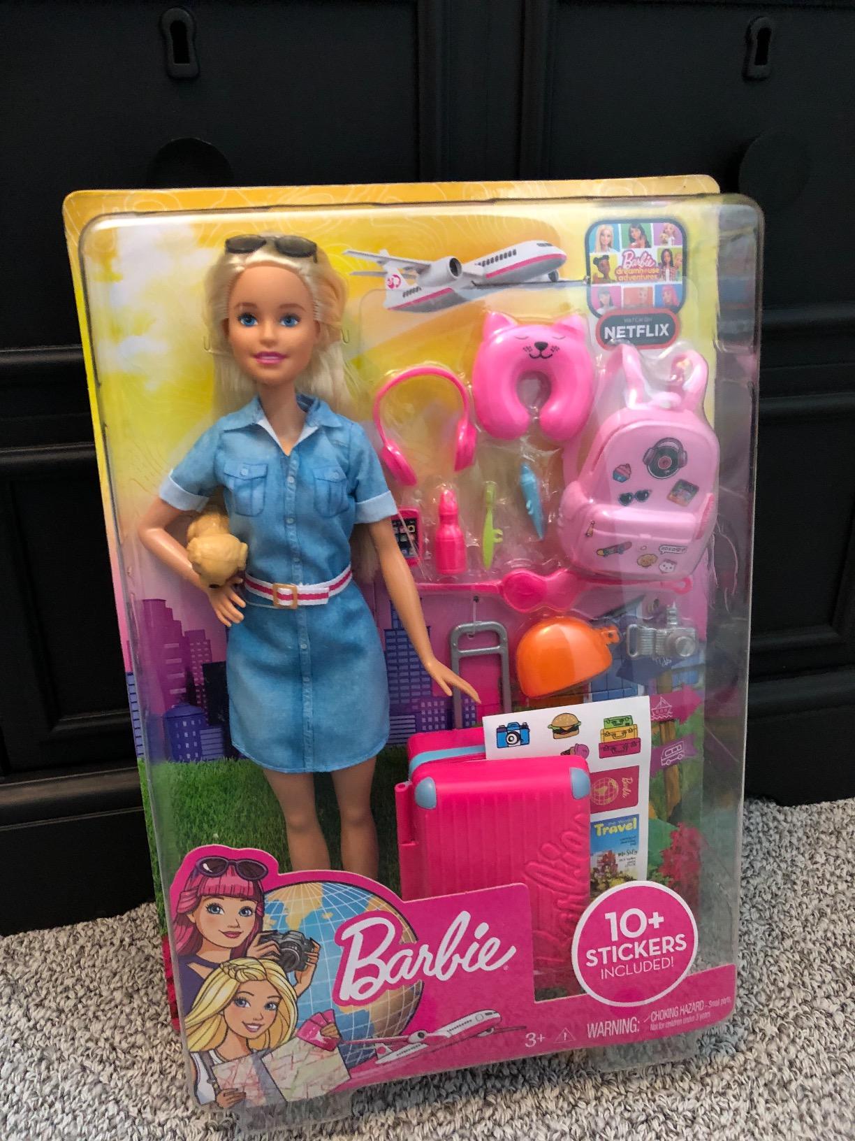 Barbie Dreamhouse Adventures Doll & Accessories, Travel Set with Blonde Fashion Doll, Puppy & 10+ Pieces, Suitcase Opens & Closes customer photo 1