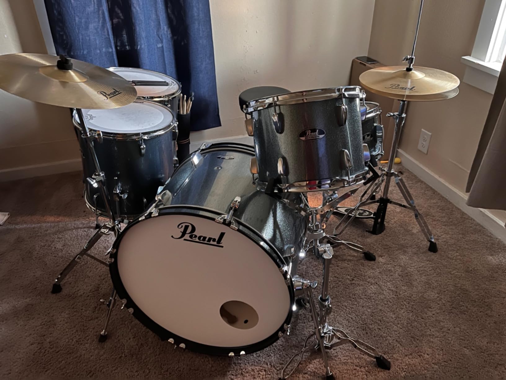 Pearl Roadshow Drum Set with Hardware and Cymbals, Aqua Blue Glitter, Rock (RS525WFC/C703) customer photo 1
