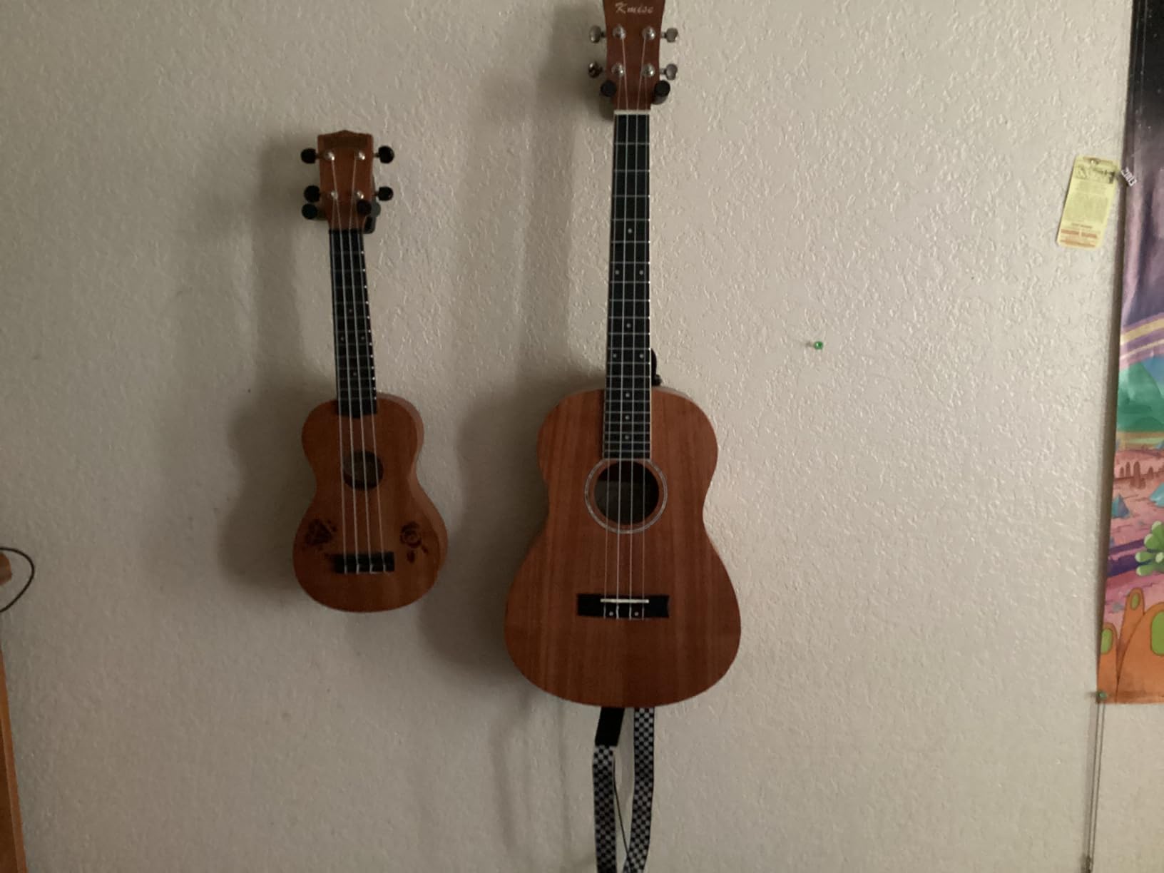 Guitar Hanger Wall Mount 4 Pack, Guitar Holder Wall Mount Hook Stand Display with Screws - Easy to Install - Fits All Size Guitars, Bass, Mandolin, Banjo, Ukulele customer photo 2
