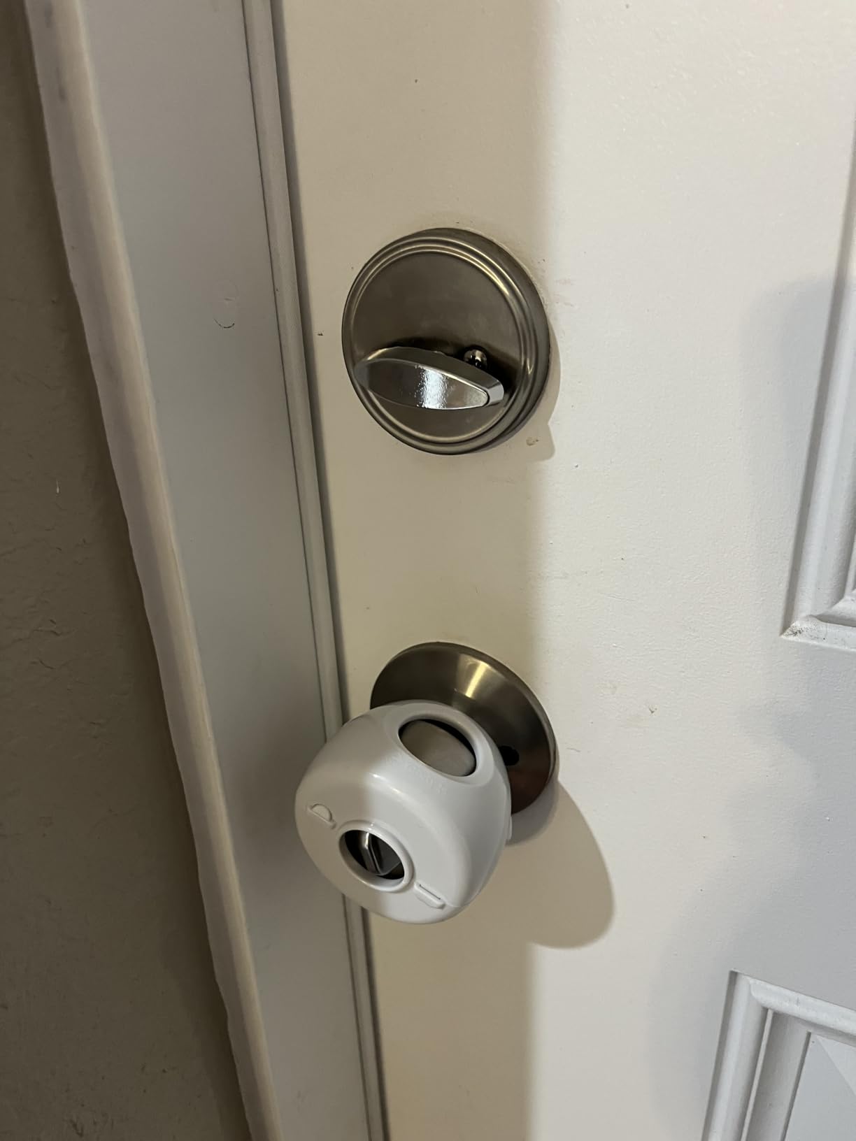 Safety 1st Parent Grip Door Knob Covers, White, One Size,4 Count (Pack of 1) (HS3260600), Packaging may vary customer photo 2