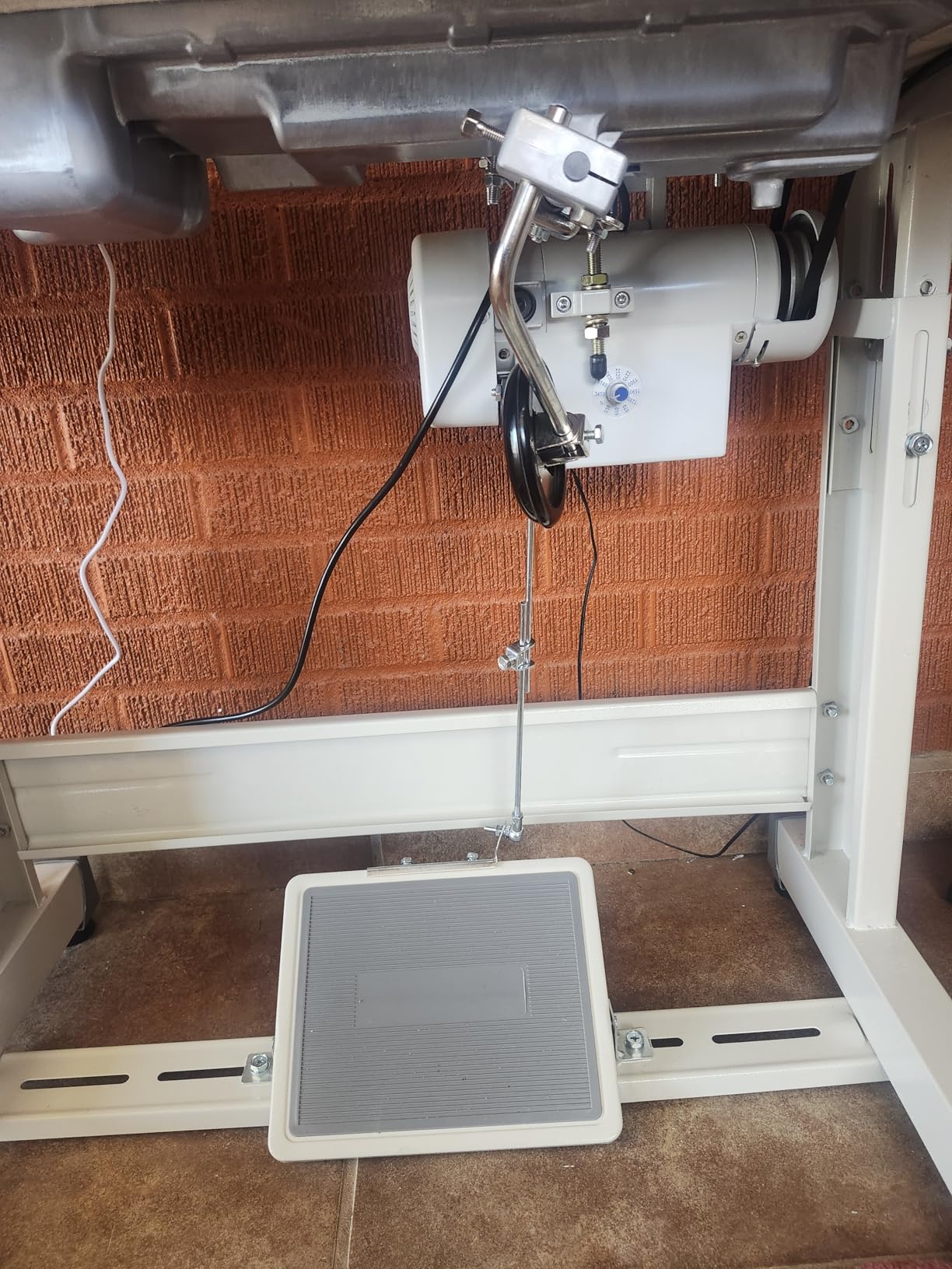 Industrial Sewing Machine Juki DDL-8100 Lockstitch Servo Motor + Table Stand Cut Juki DDL8700 + LED Lamp+ Commercial Grade Sewing Machine customer photo 2
