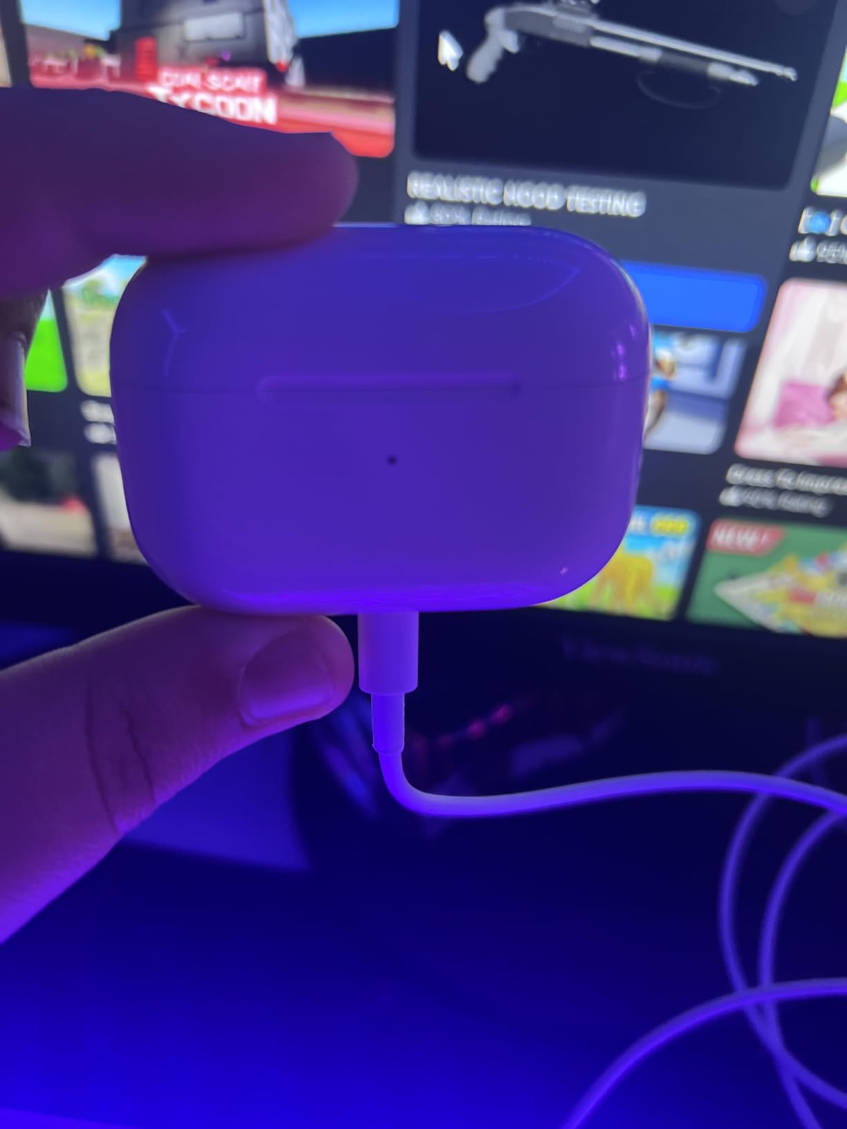 Apple AirPods Pro - 1st Gen (Renewed) customer photo 1