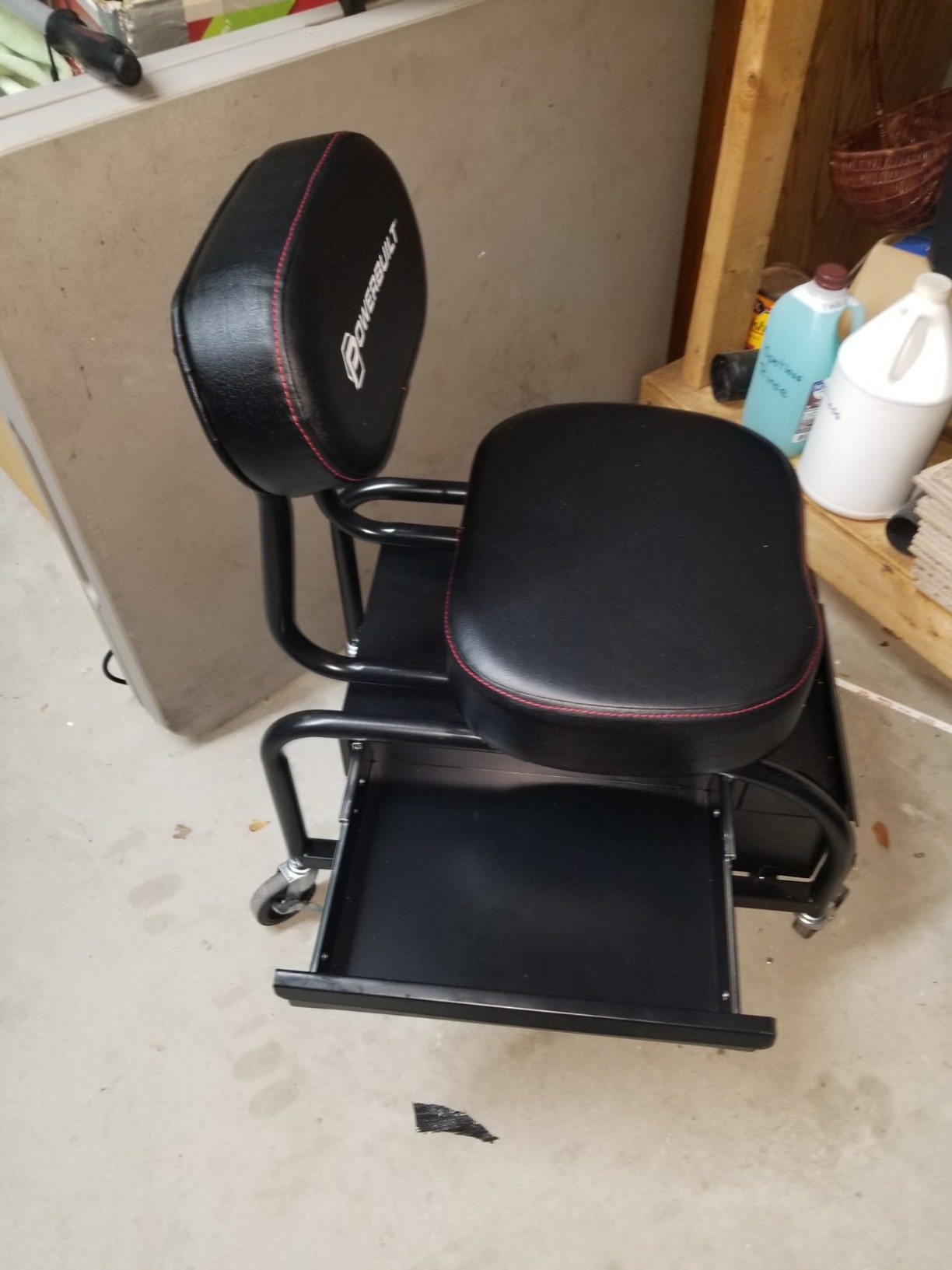 Powerbuilt Professional Car Detailers Mechanics Roller Seat, Heavy Duty Garage Stool with Thick Padded Seat and Backrest, 2 Sliding Storage Drawers, Tool Tray, Can Holders, 3in. Swivel Casters–240299 customer photo 1