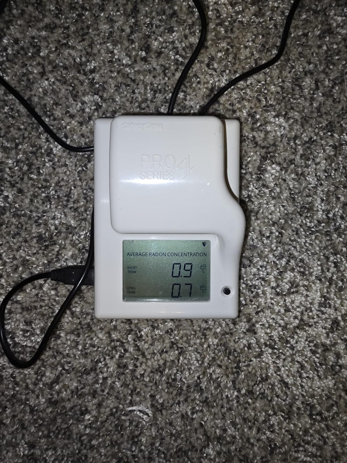 Safety Siren Pro4 Series Plug-in Radon Detector for Home Basement & Office customer photo 2