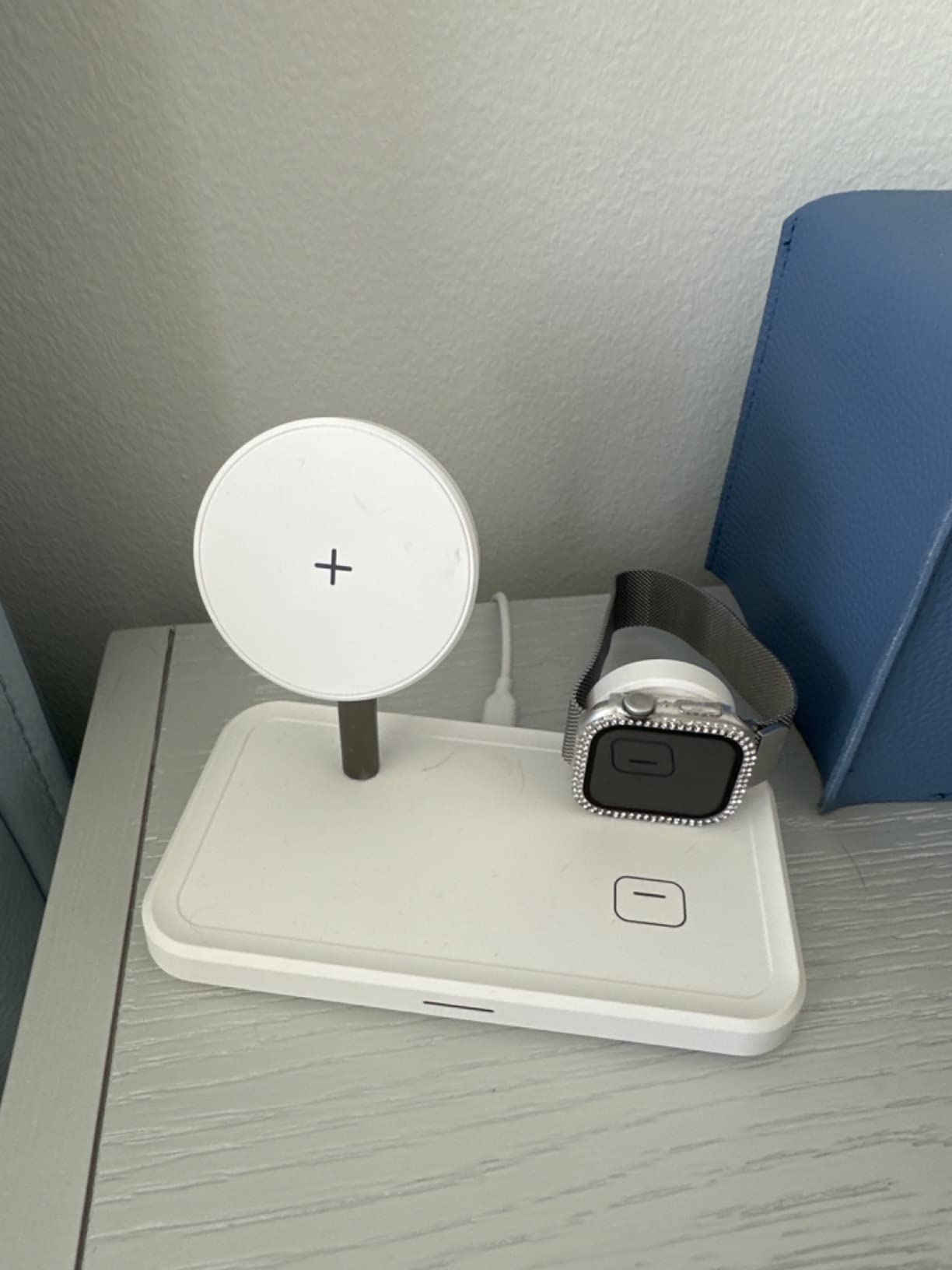 GEEKERA 3 in 1 Wireless Charging Station for Apple, Fast Wireless Charger Stand Dock for iPhone 17 16 15 14 13 12 11 Pro Max Plus XR XS X, Apple Watch Ultra/11/10/9/SE/8/7/6/5/4/3/2, AirPods Pro/4/3/2 customer photo 1