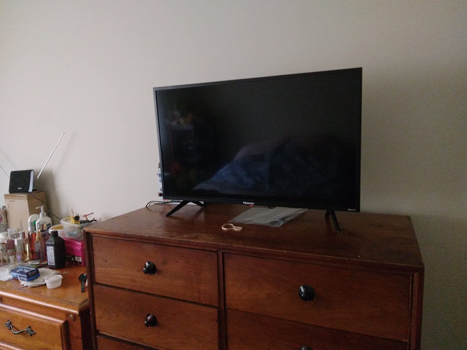 Hisense 43-Inch Class H4 Series LED Roku Smart TV with Alexa Compatibility (43H4F, 2020 Model) customer photo 2