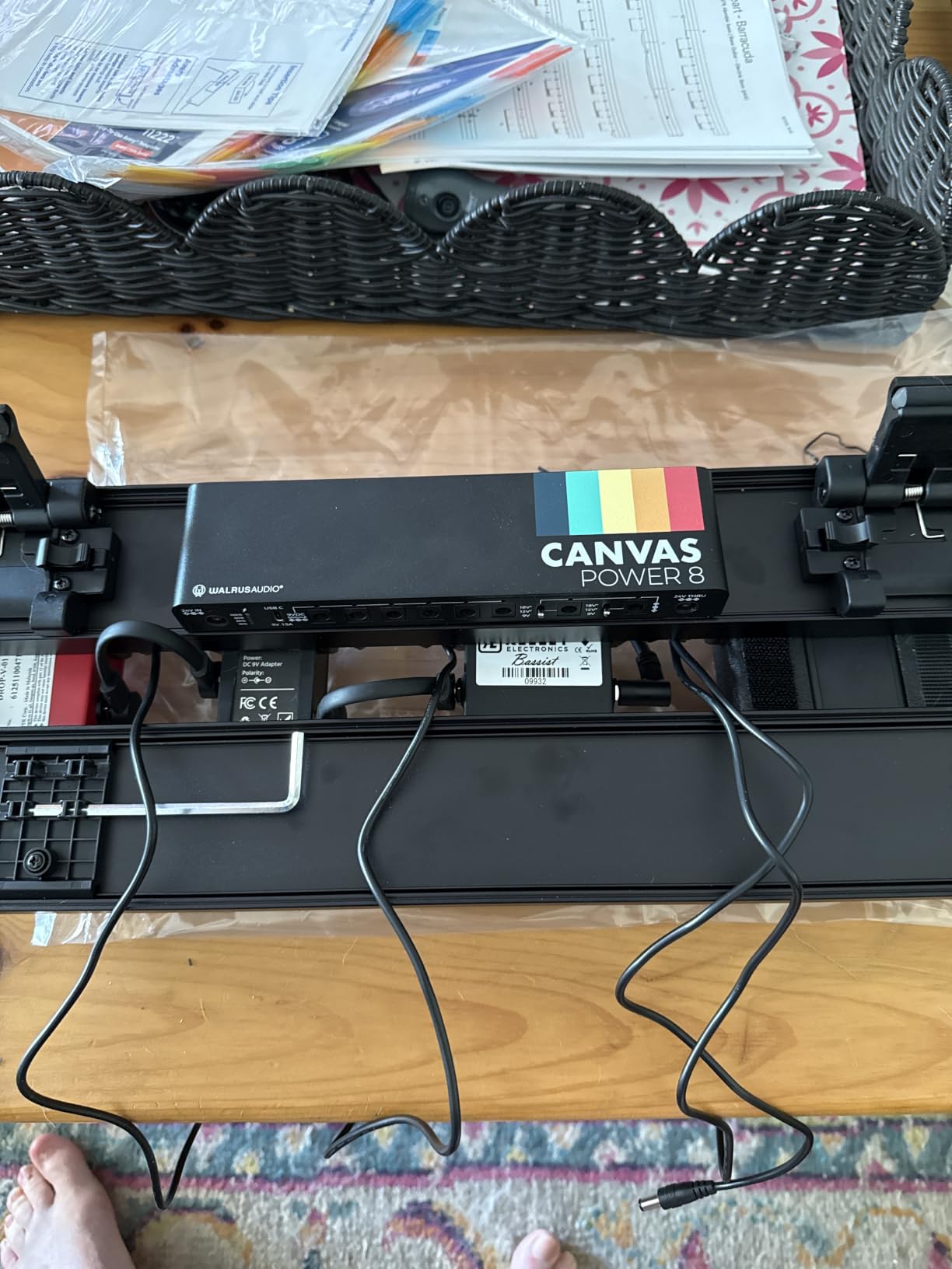 GUITTO Guitar Pedalboard, Secure Clip-On Design Aluminum Alloy Pedal Board with Carry Bag, No Adhesive Needed for Effects Pedals, for Gigs and Rehearsals, GPB-03 Large customer photo 2