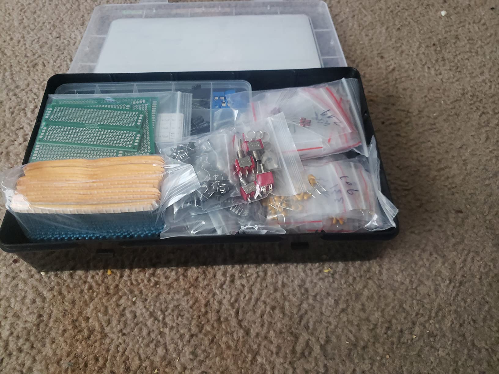 2200 pcs Electronic Component Assortment Kit, Capacitors, Resistors, Transistors, Inductors, Diodes, Potentiometer, IC, LED and PCB customer photo 2