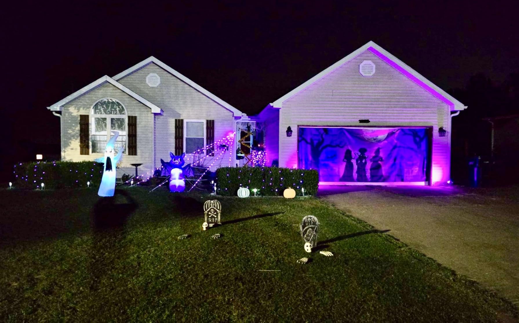 GOOSH Giant Inflatable Ghost customer photo 1