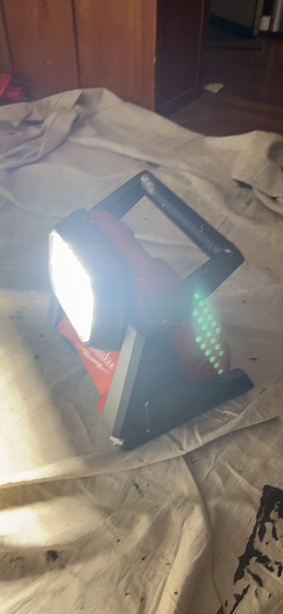 Milwaukee 2366-20 M18 ROVER Compact Lithium-Ion Dual Power 4000 Lumens Corded/ Cordless LED Flood Light (Tool Only) customer photo 1